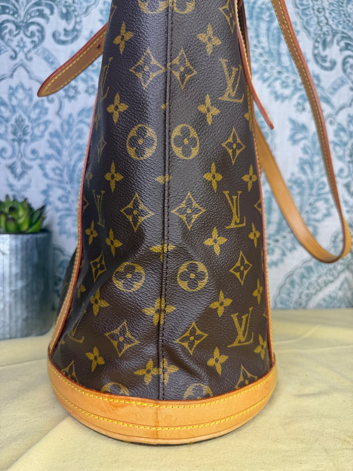 Louis Vuitton Bucket GM #1