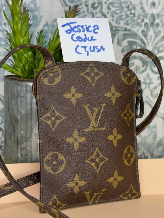 Louis Vuitton Pochette Secret
