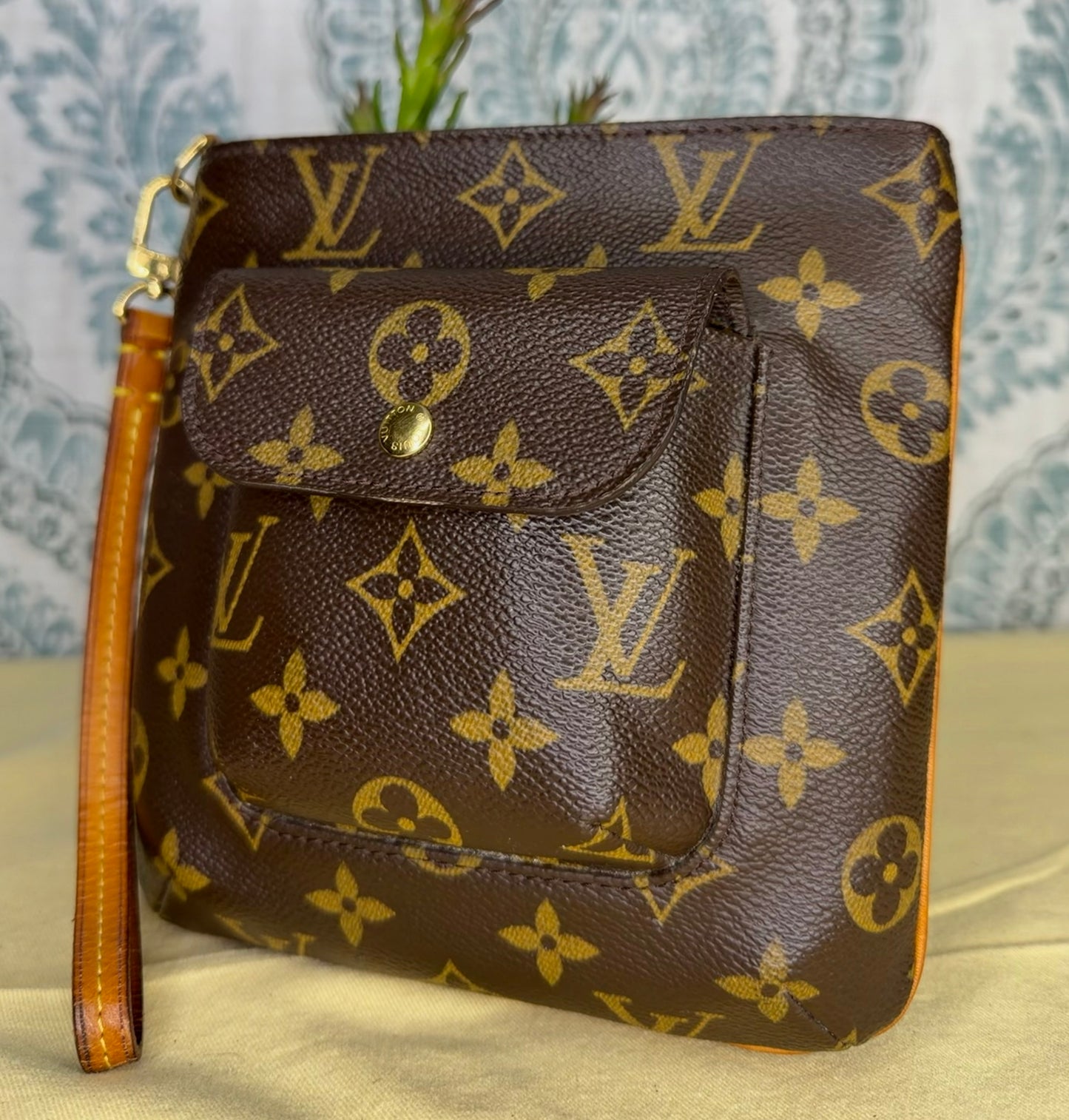 Louis Vuitton Partition Wristlet