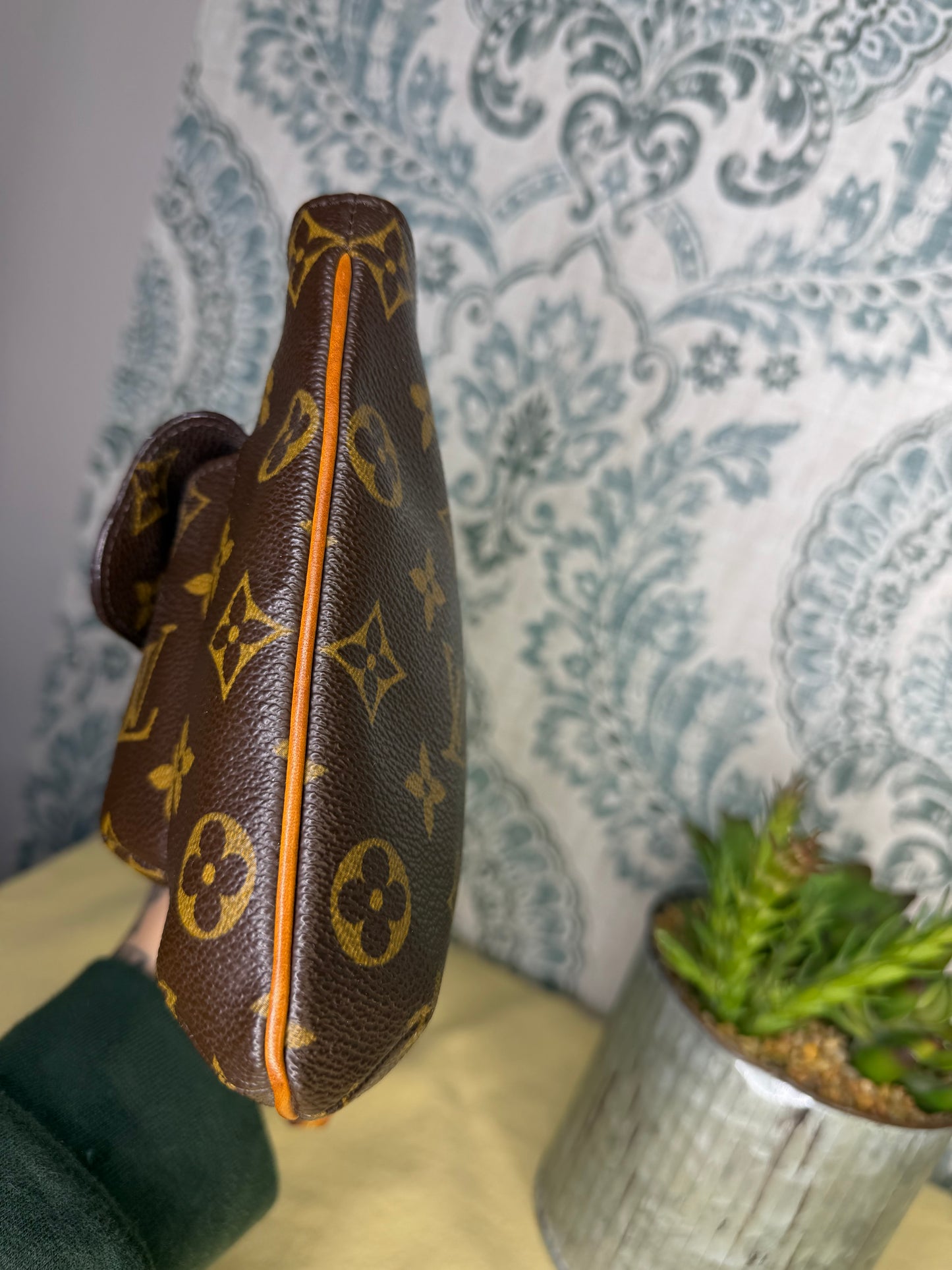 Louis Vuitton Partition Wristlet