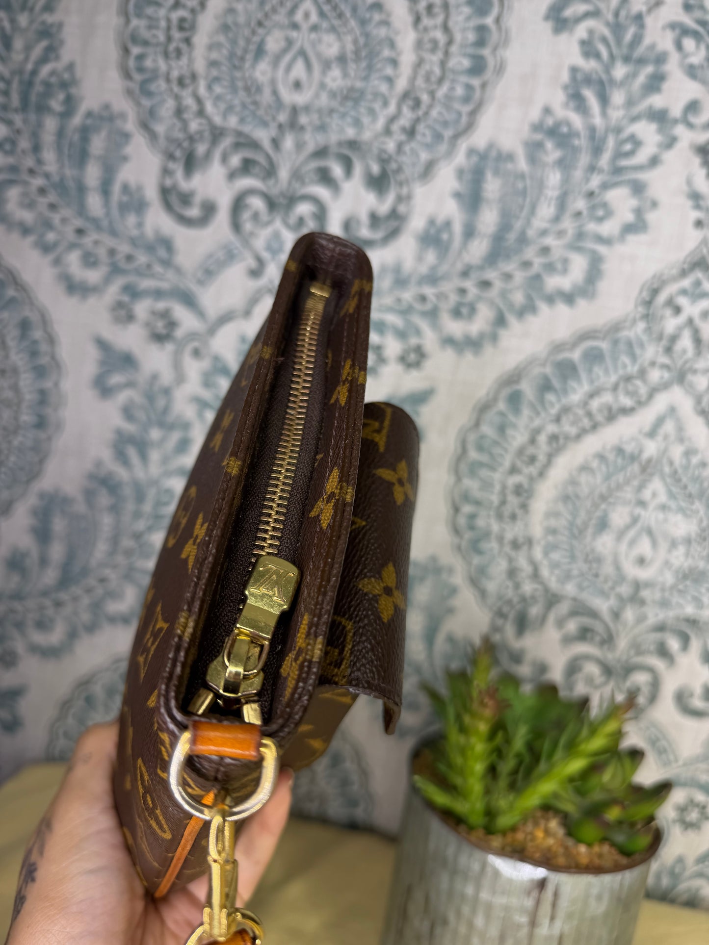 Louis Vuitton Partition Wristlet