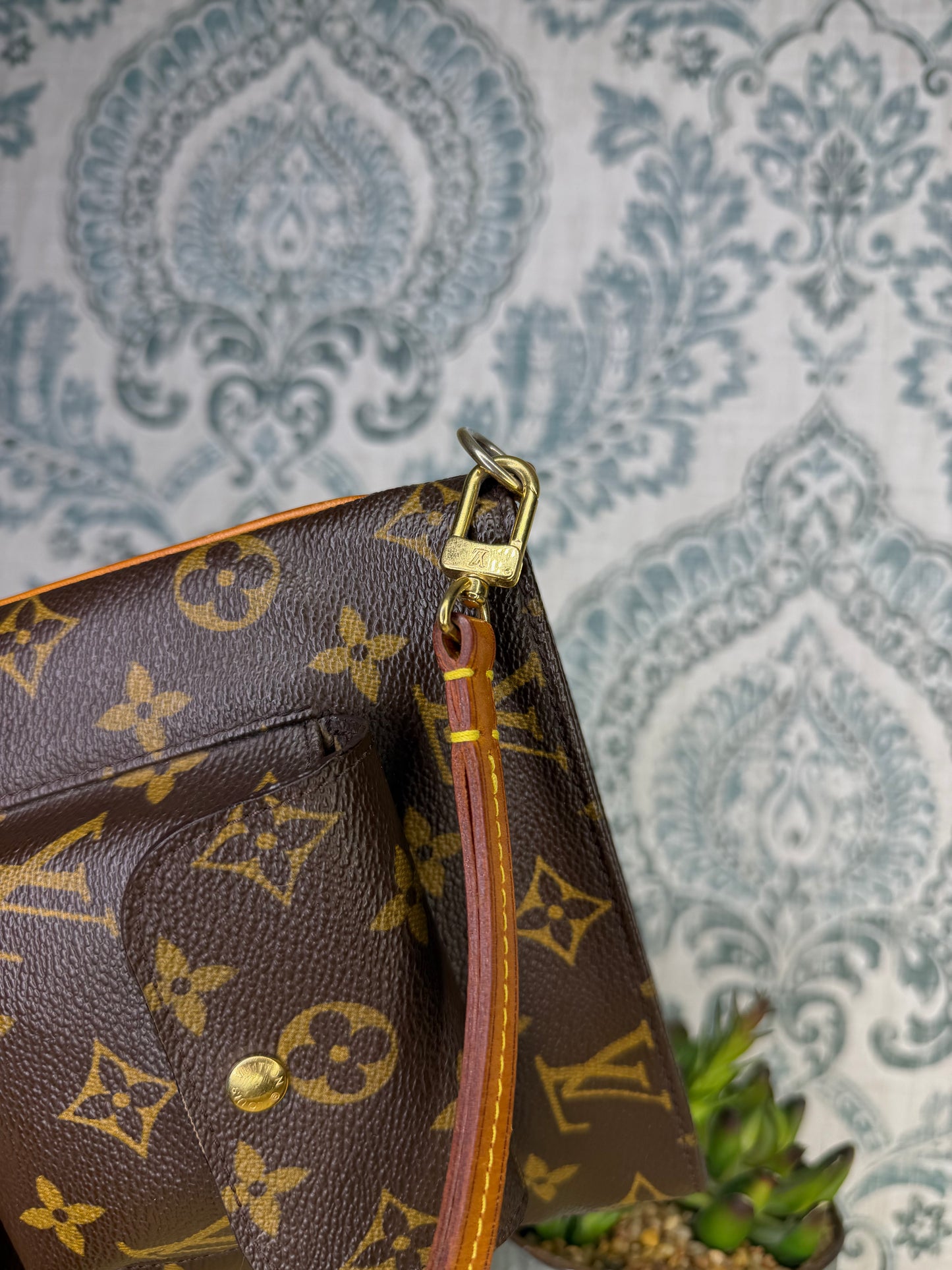 Louis Vuitton Partition Wristlet