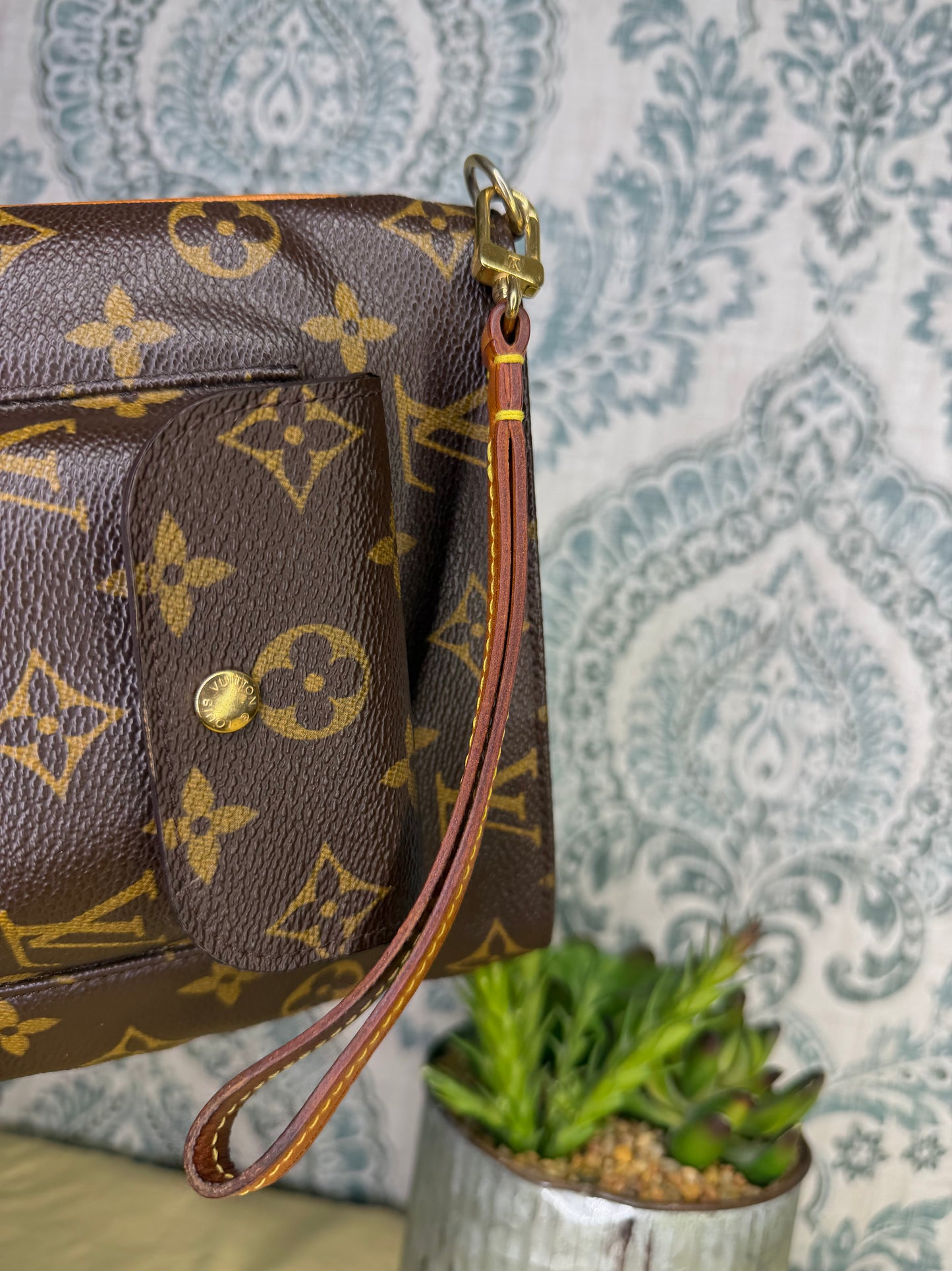 Louis Vuitton Partition Wristlet