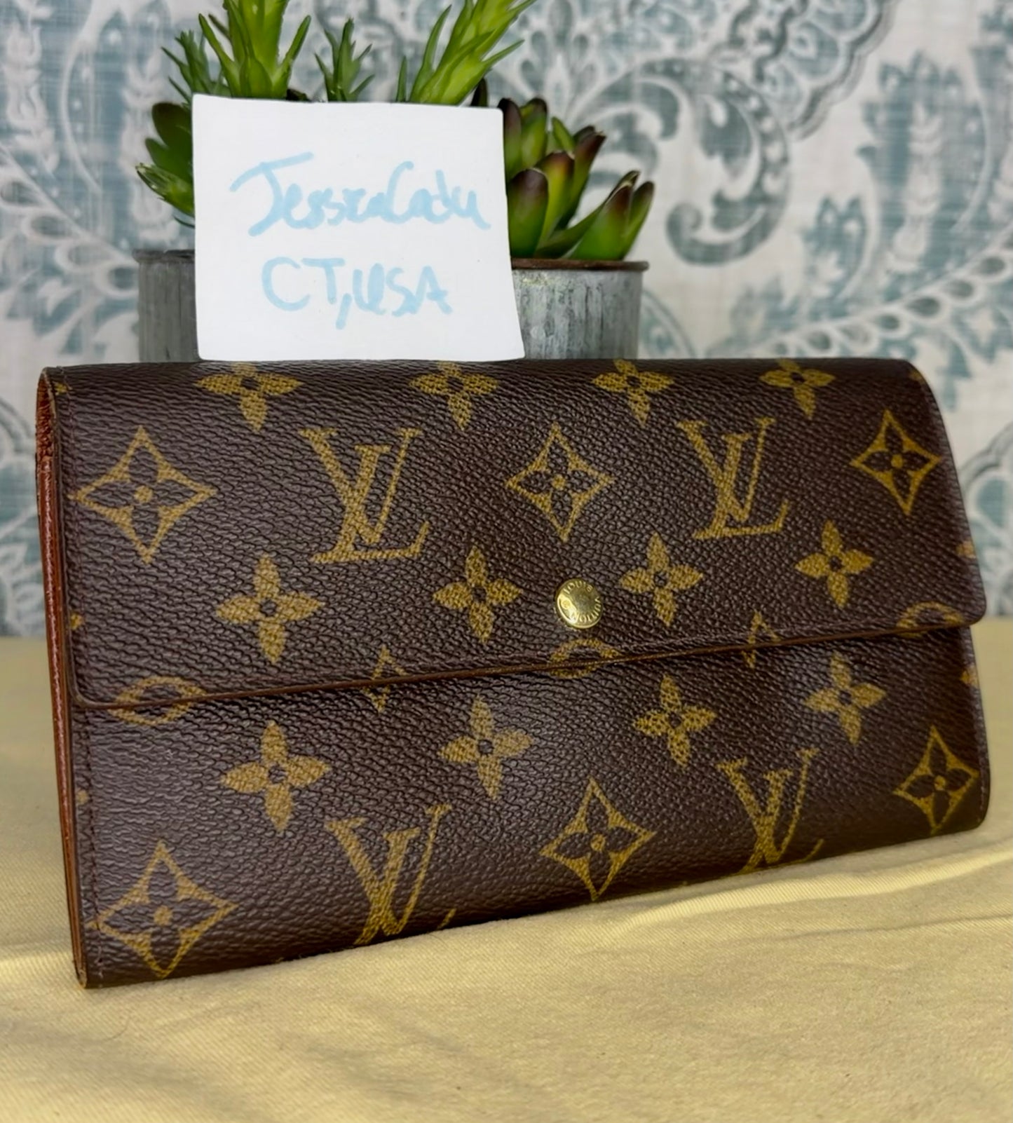 Louis Vuitton Monogram Sarah Wallet