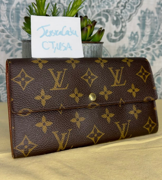 Louis Vuitton Monogram Sarah Wallet