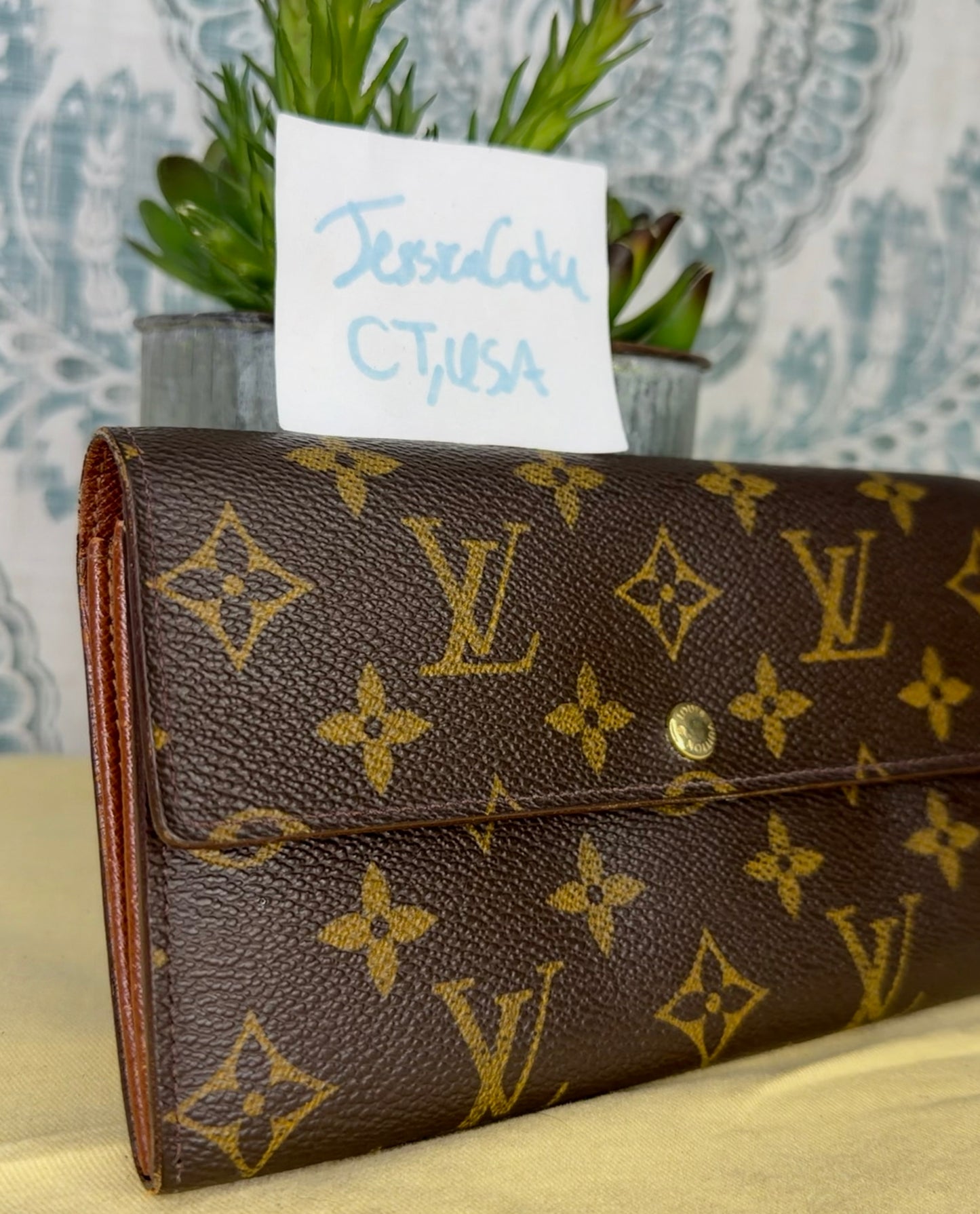 Louis Vuitton Monogram Sarah Wallet