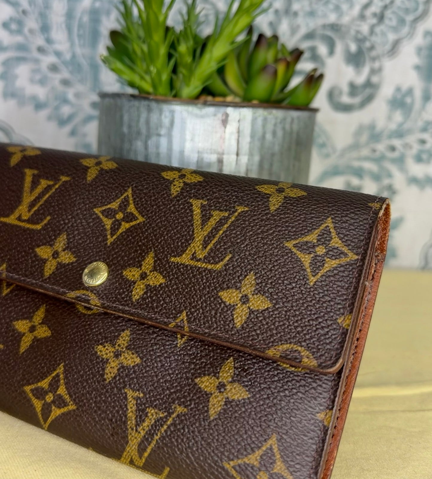 Louis Vuitton Monogram Sarah Wallet