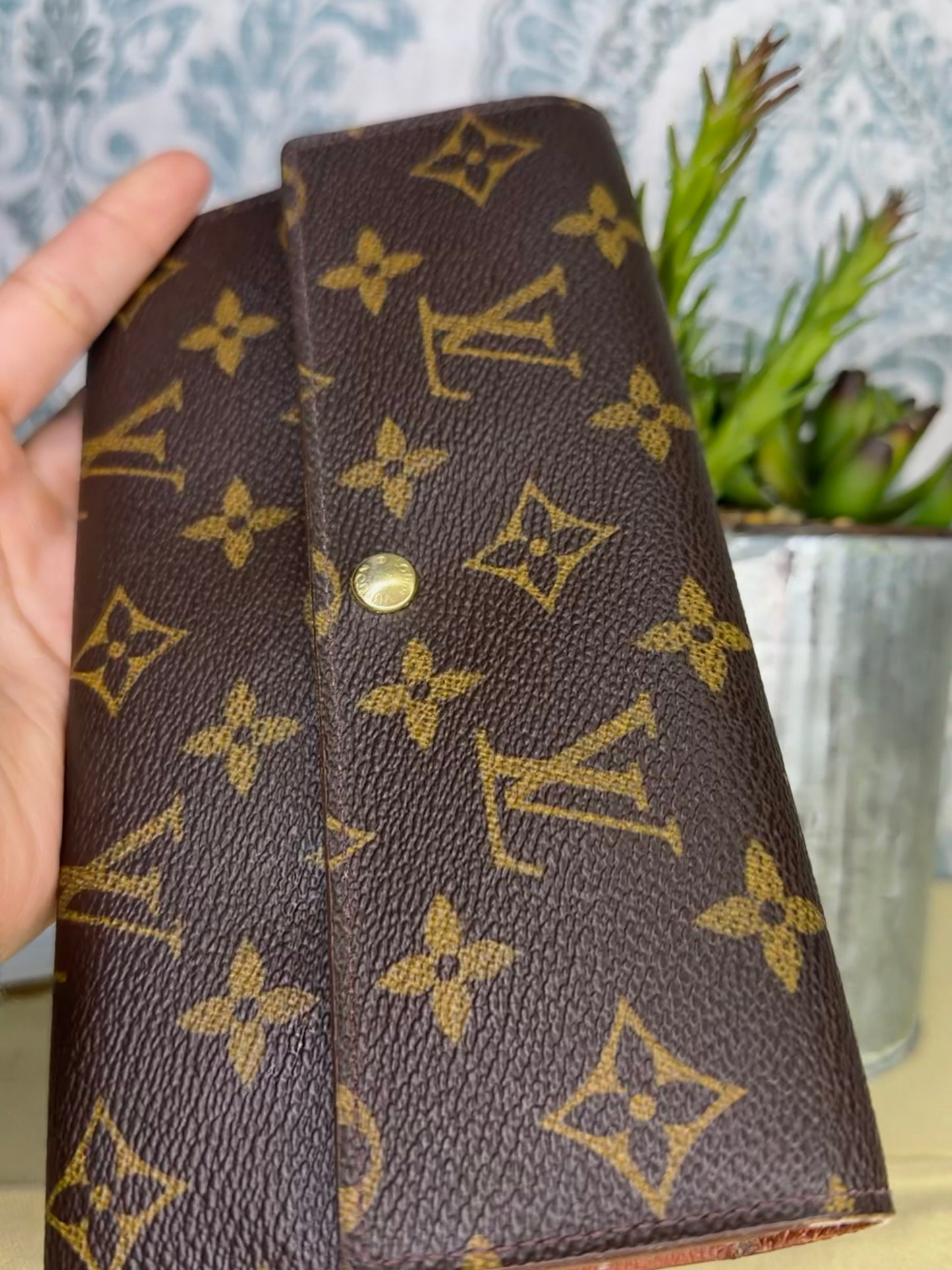 Louis Vuitton Monogram Sarah Wallet