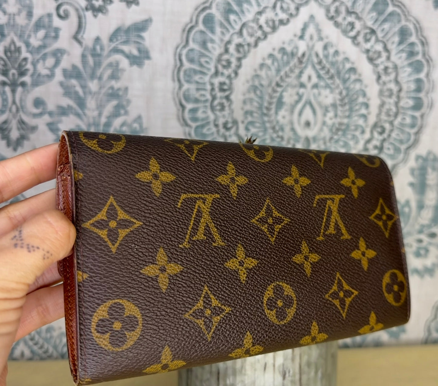Louis Vuitton Monogram Sarah Wallet