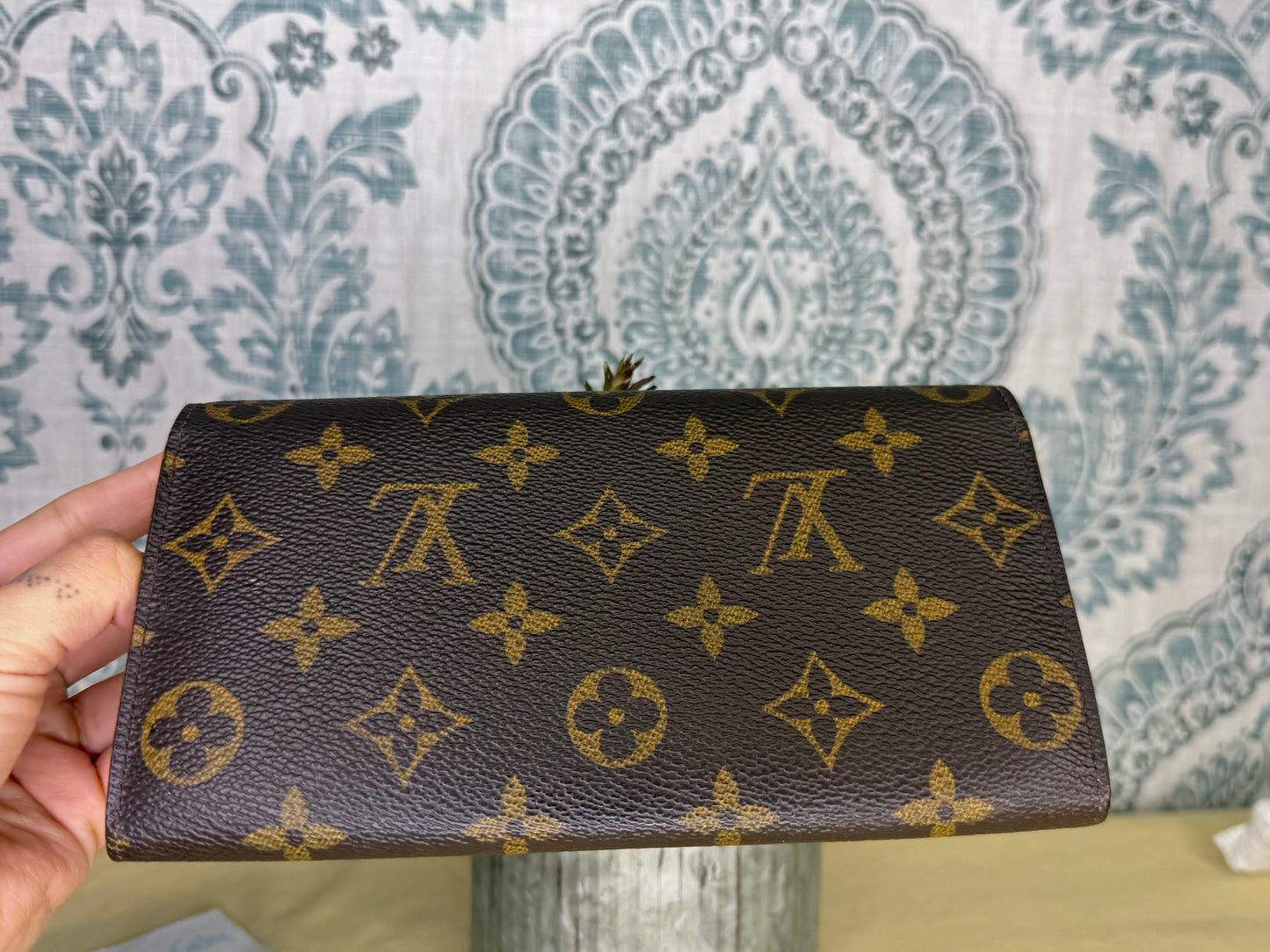 Louis Vuitton Monogram Sarah Wallet