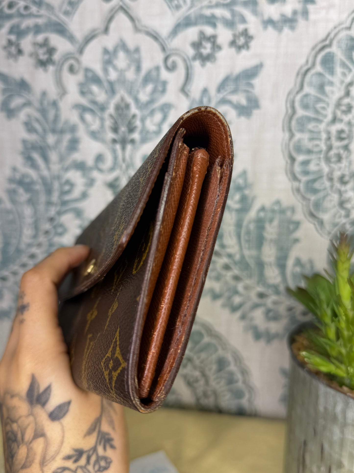 Louis Vuitton Monogram Sarah Wallet