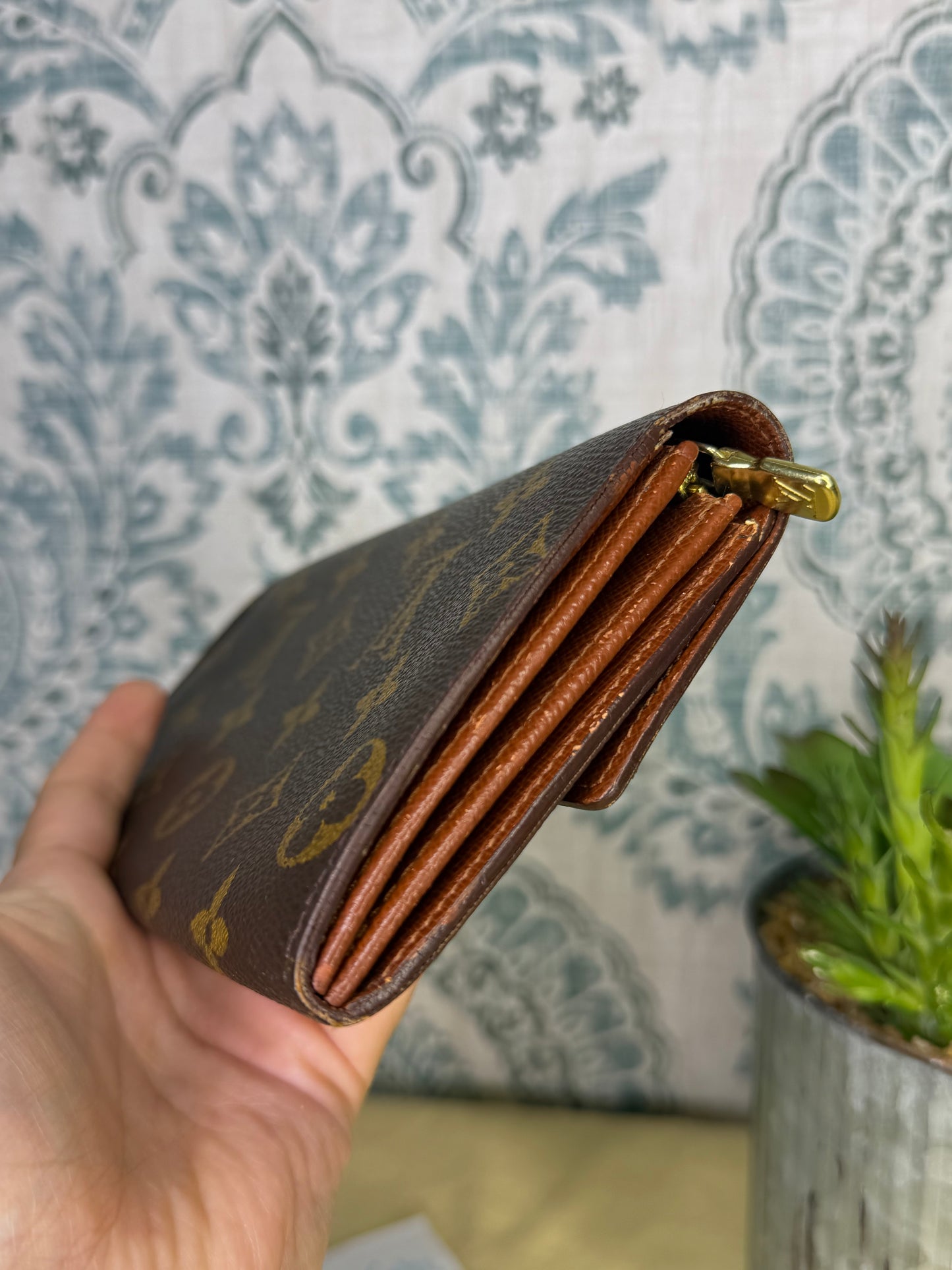 Louis Vuitton Monogram Sarah Wallet