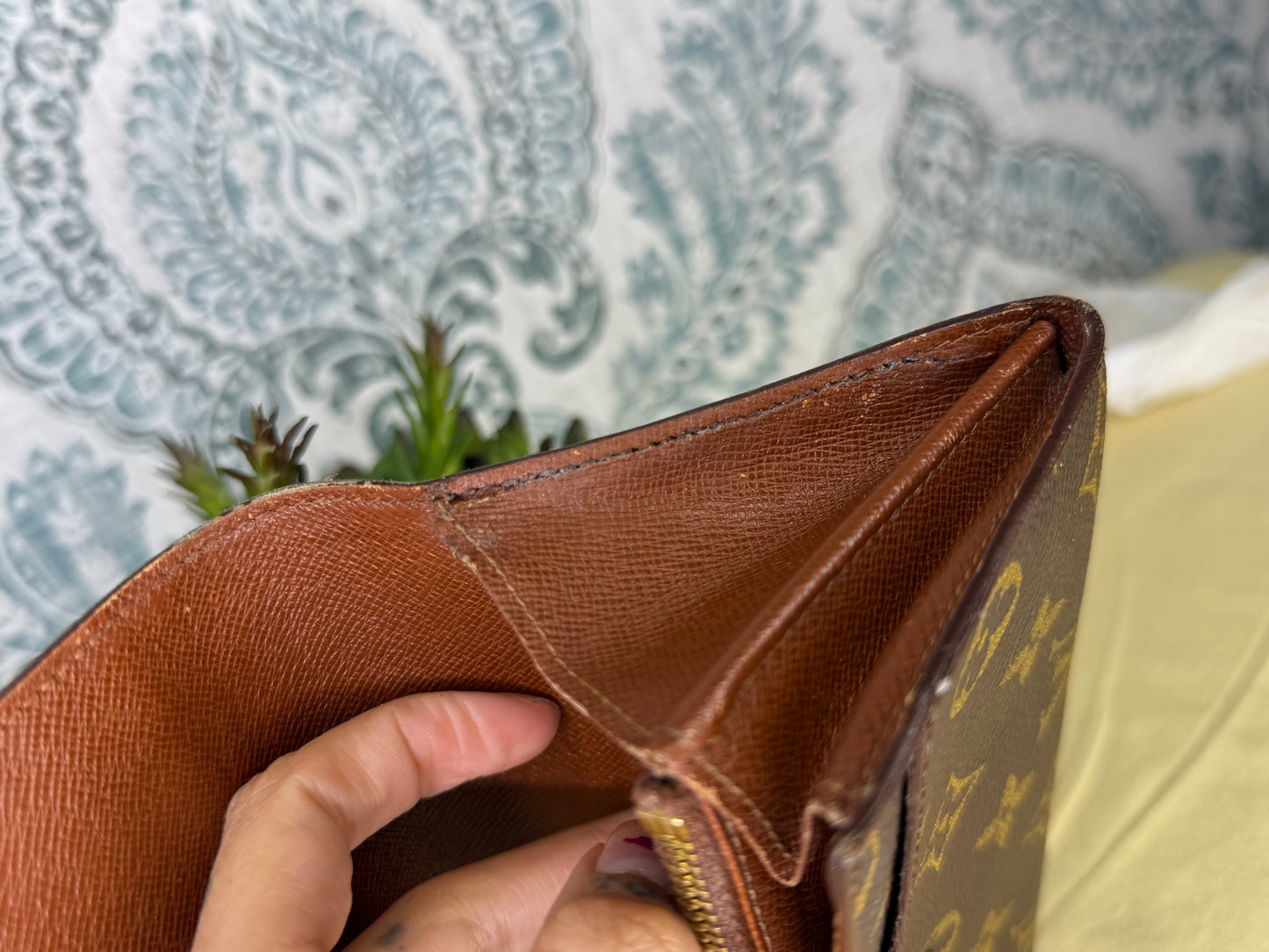 Louis Vuitton Monogram Sarah Wallet