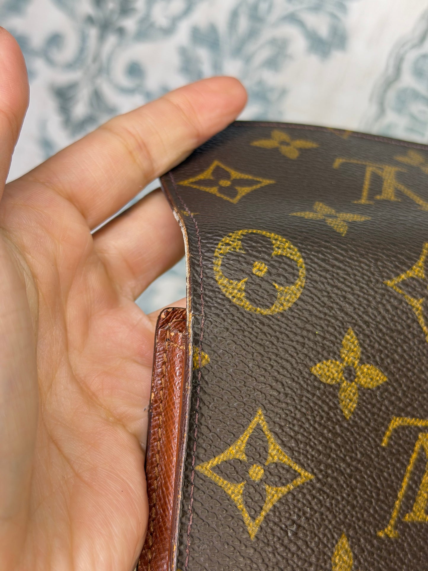 Louis Vuitton Monogram Sarah Wallet