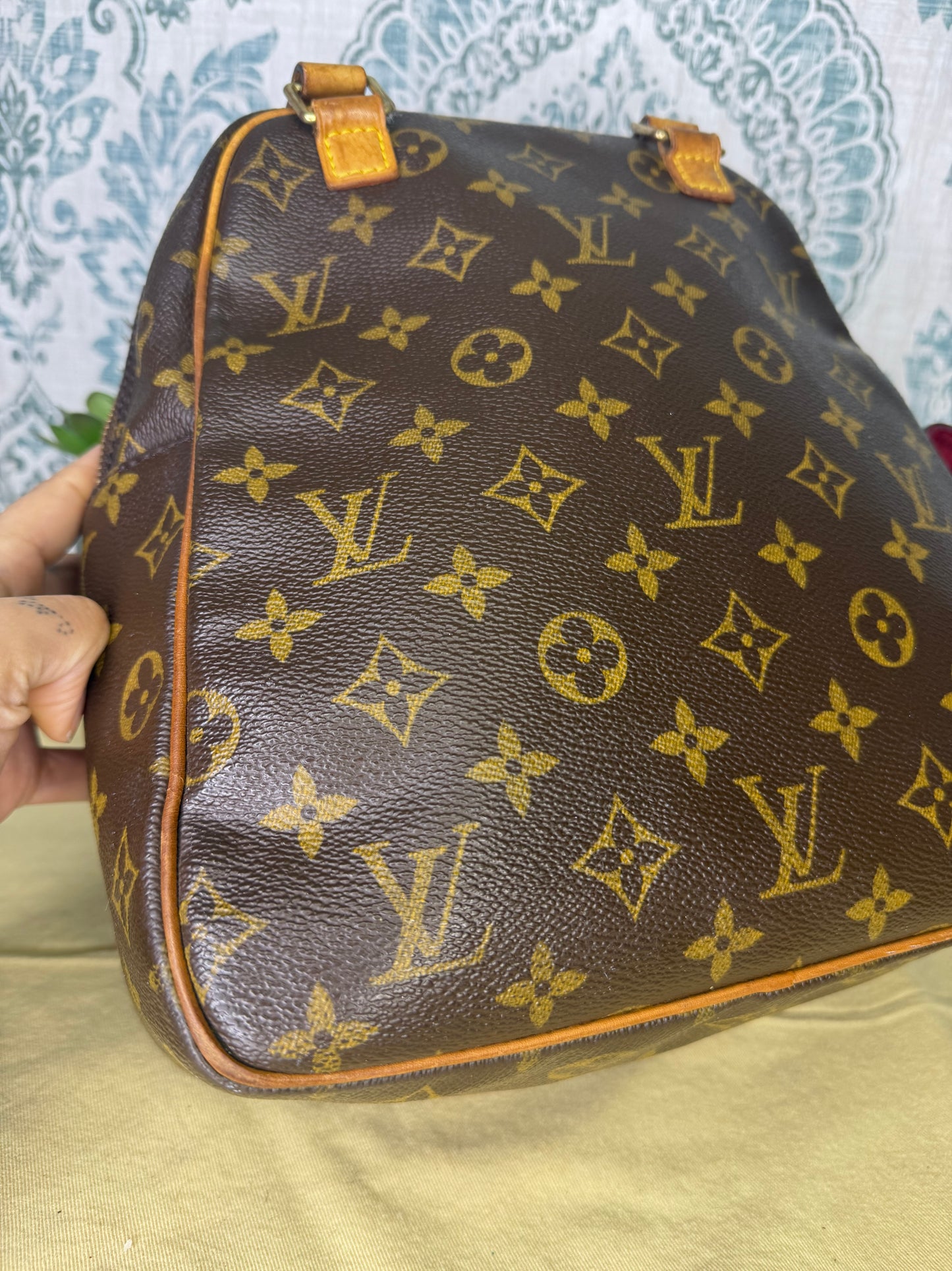 Louis Vuitton Excentri Cite Handbag