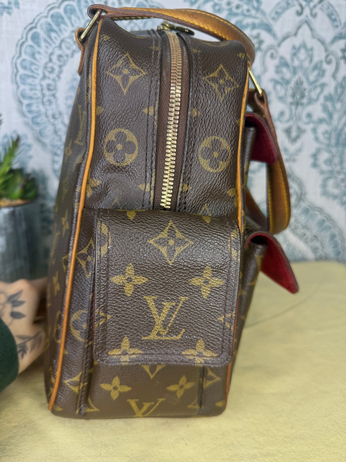Louis Vuitton Excentri Cite Handbag