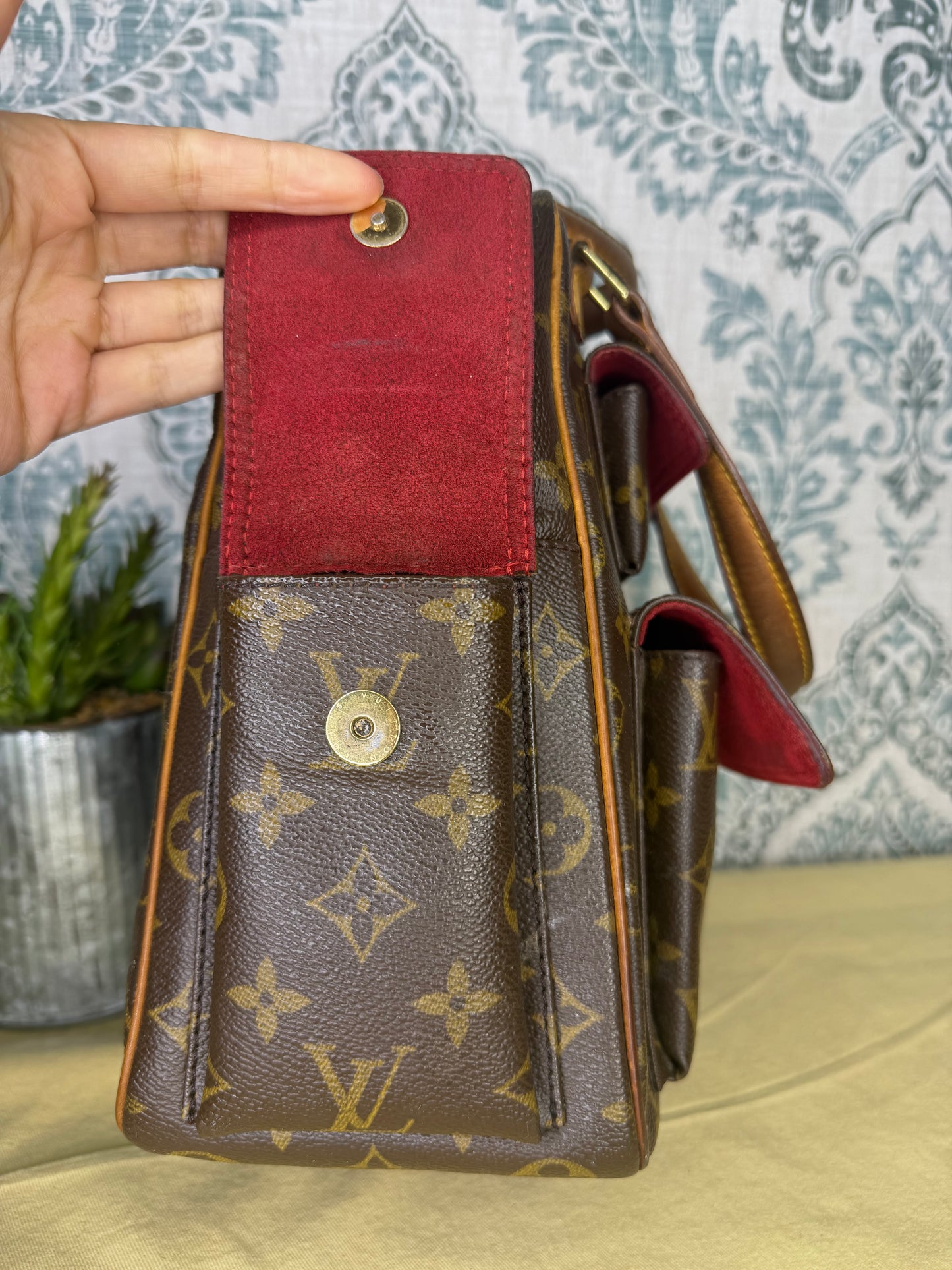 Louis Vuitton Excentri Cite Handbag