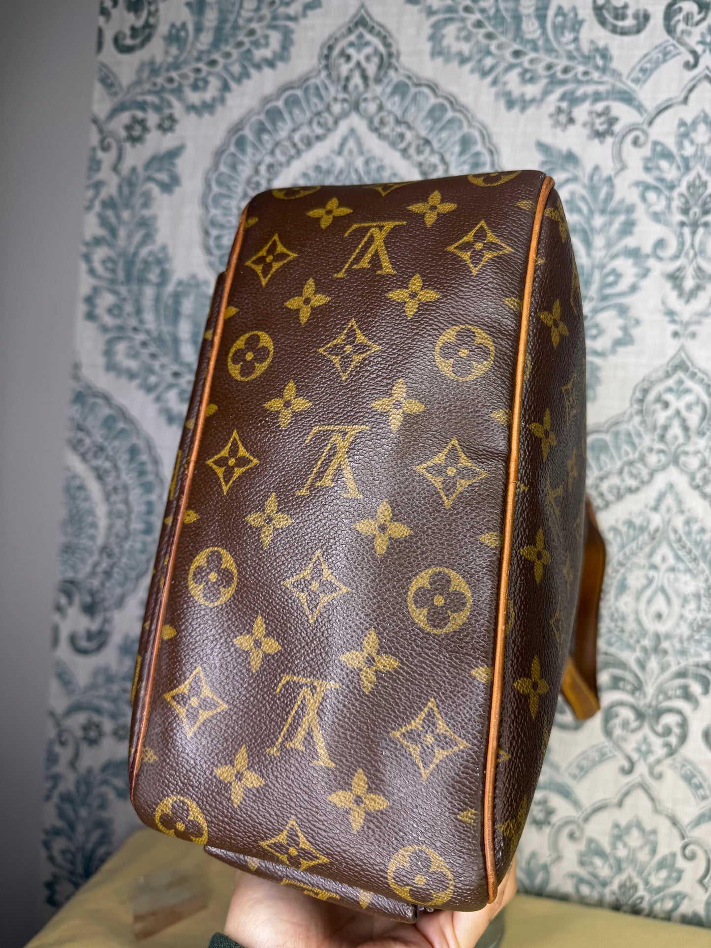 Louis Vuitton Excentri Cite Handbag