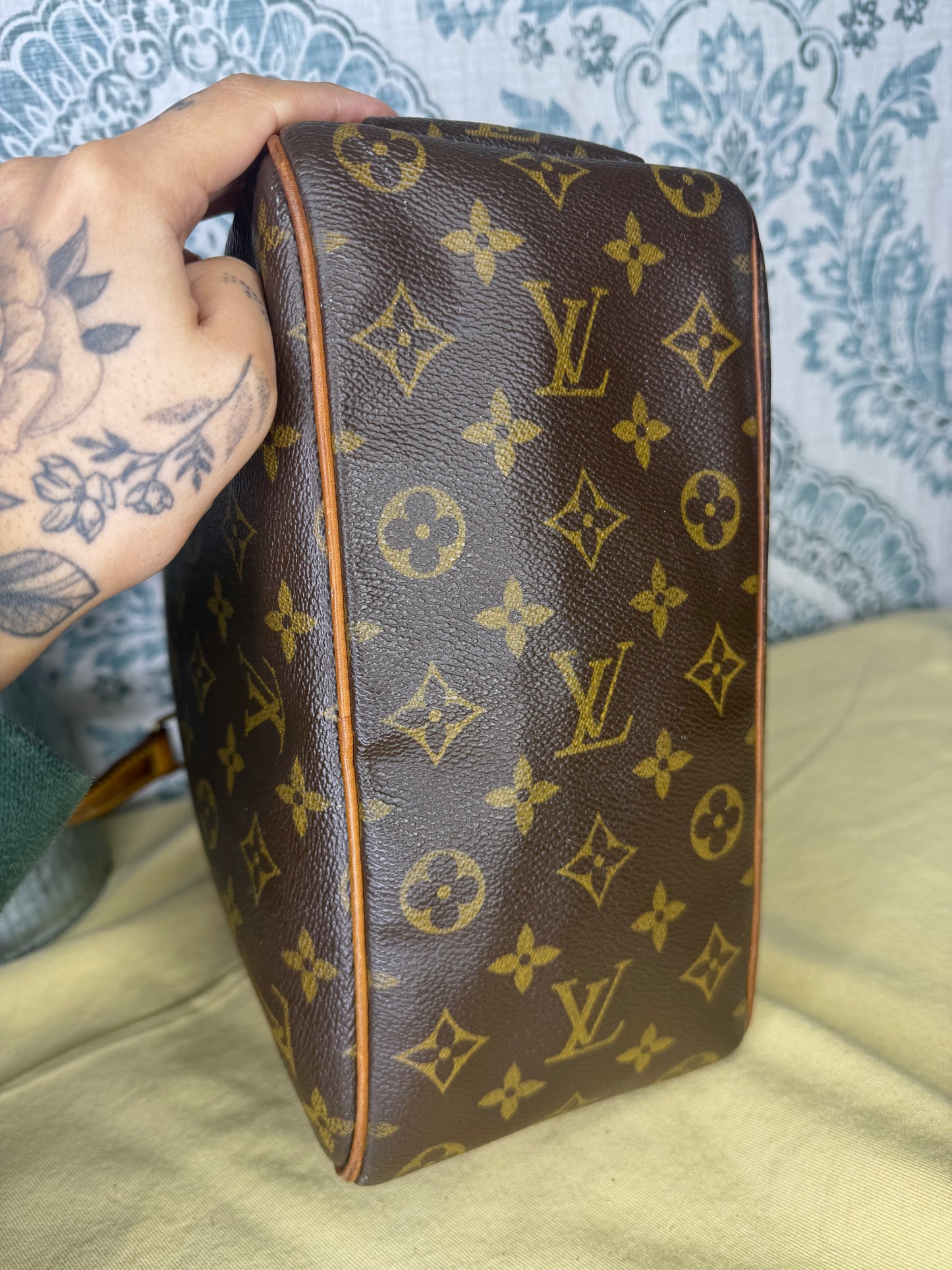 Louis Vuitton Excentri Cite Handbag