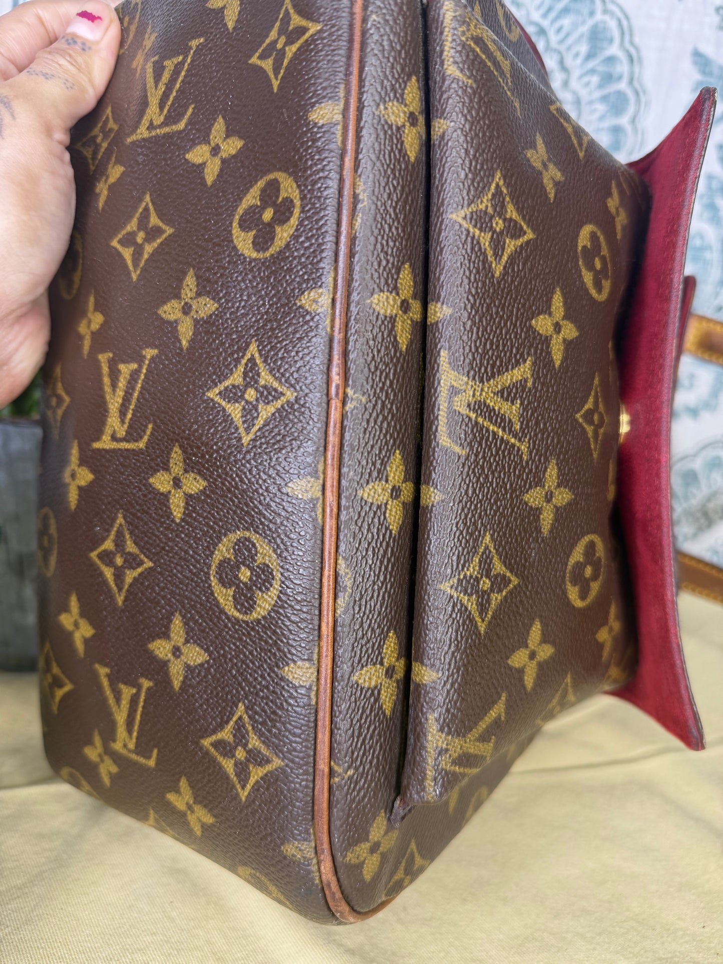 Louis Vuitton Excentri Cite Handbag
