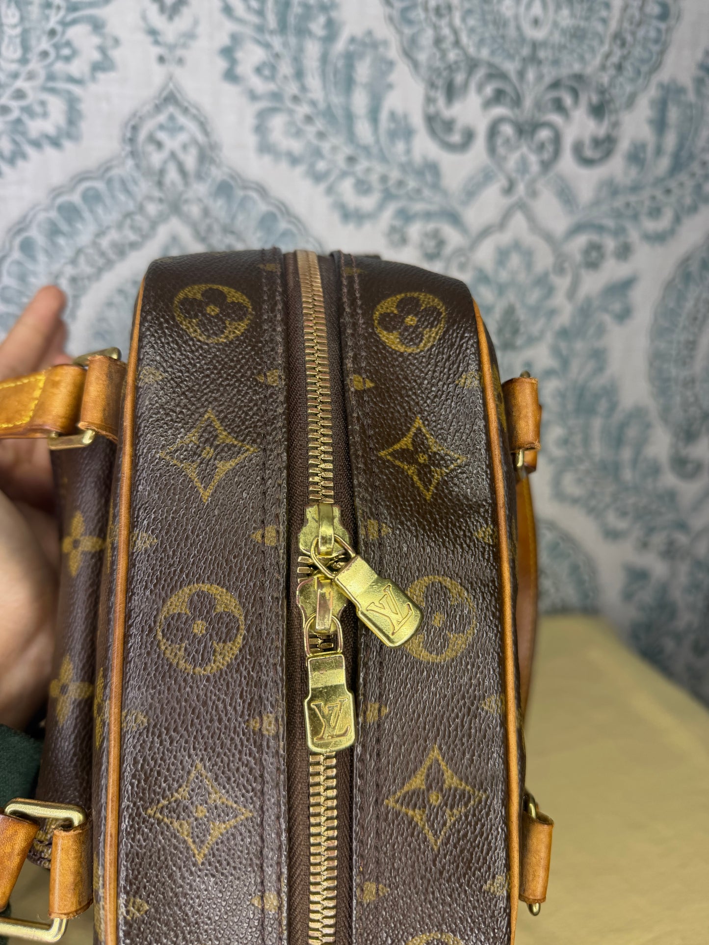 Louis Vuitton Excentri Cite Handbag