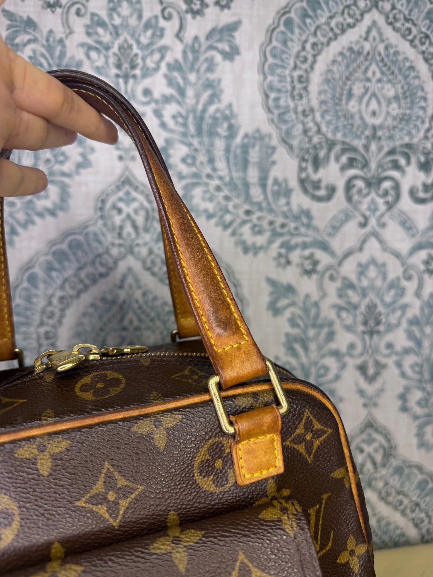 Louis Vuitton Excentri Cite Handbag