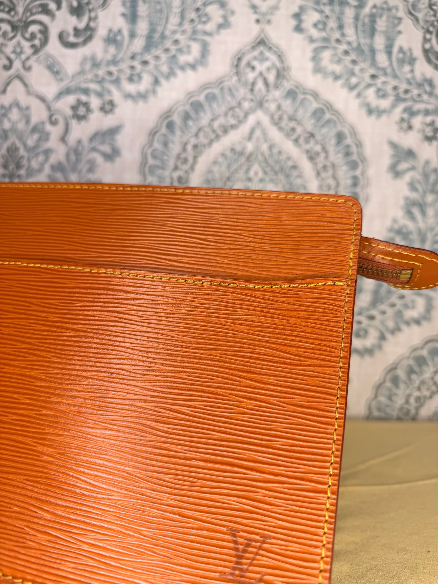 Louis Vuitton Pochette Epi Gold Homme Clutch