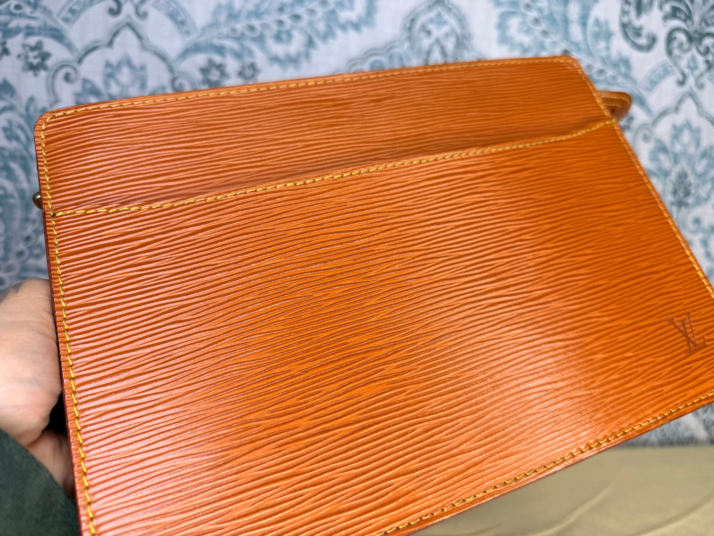 Louis Vuitton Pochette Epi Gold Homme Clutch