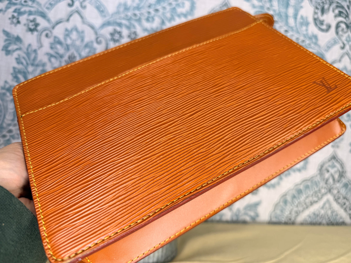 Louis Vuitton Pochette Epi Gold Homme Clutch