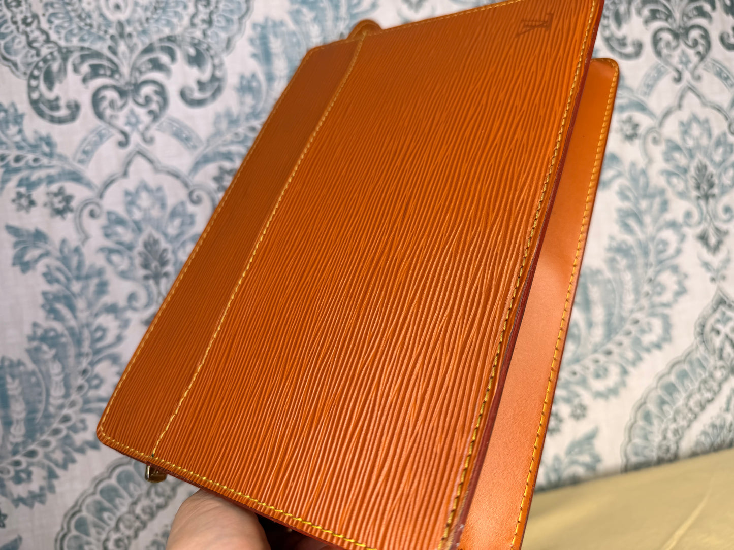 Louis Vuitton Pochette Epi Gold Homme Clutch