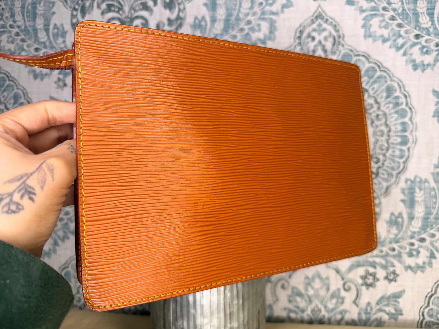 Louis Vuitton Pochette Epi Gold Homme Clutch