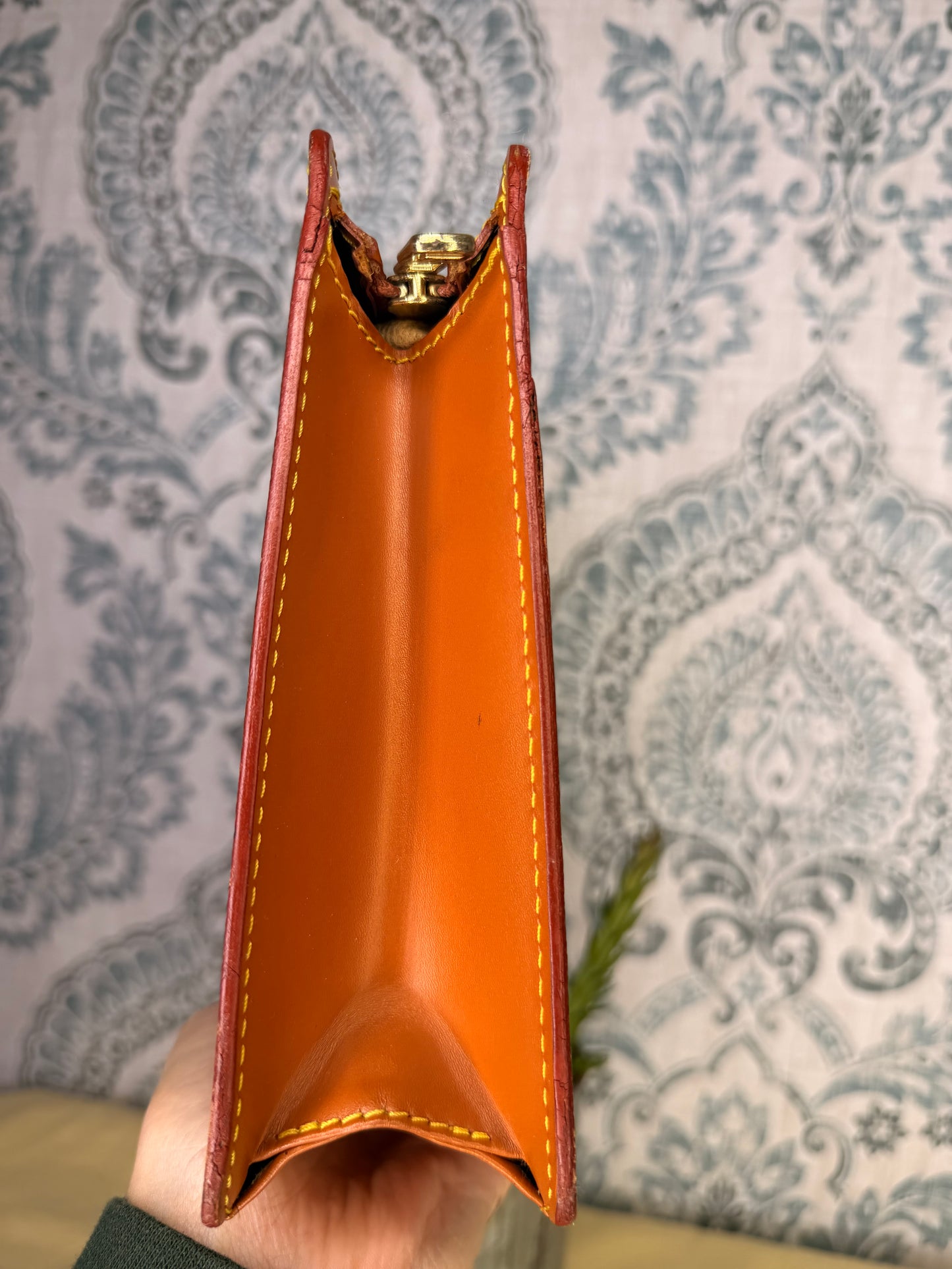 Louis Vuitton Pochette Epi Gold Homme Clutch