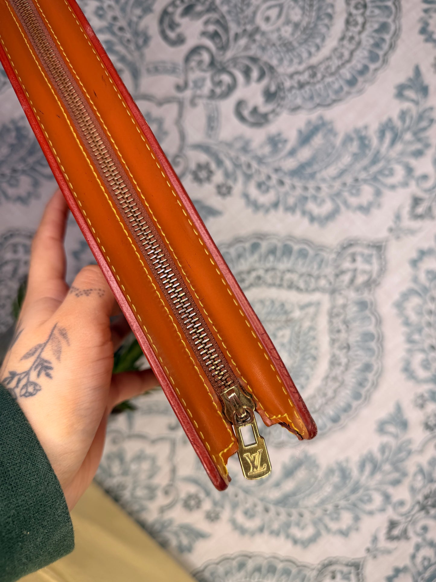 Louis Vuitton Pochette Epi Gold Homme Clutch
