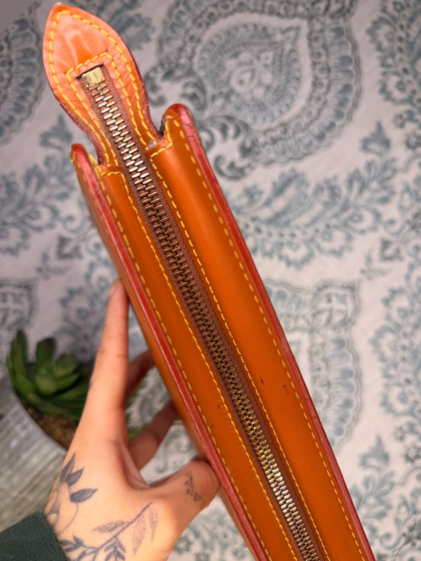 Louis Vuitton Pochette Epi Gold Homme Clutch