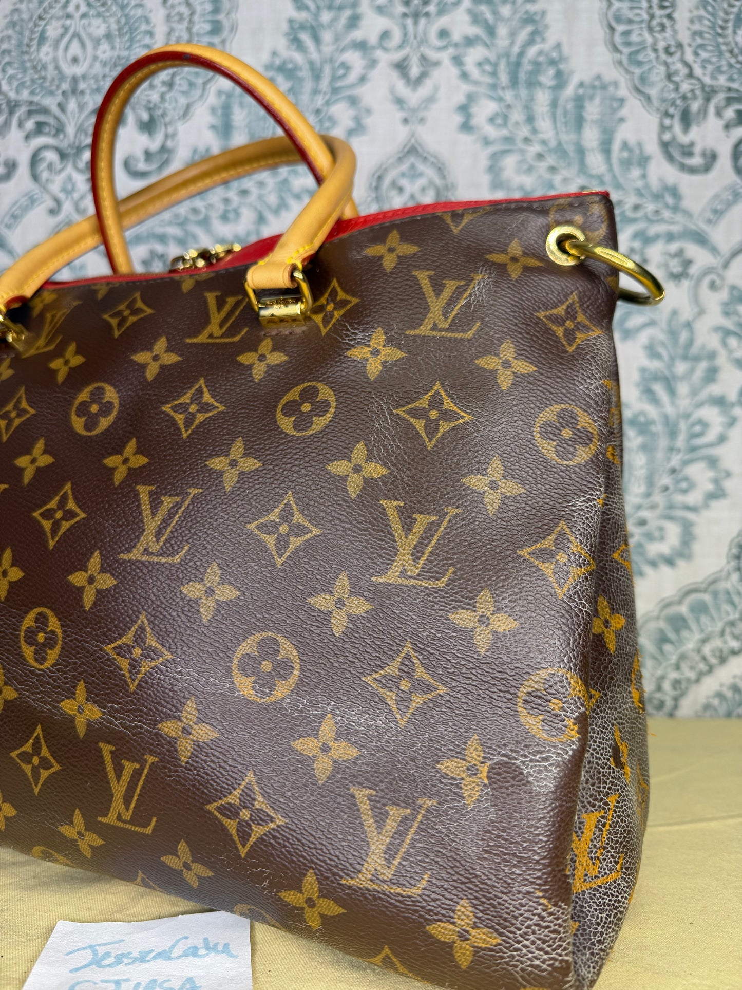 Louis Vuitton Pallas MM