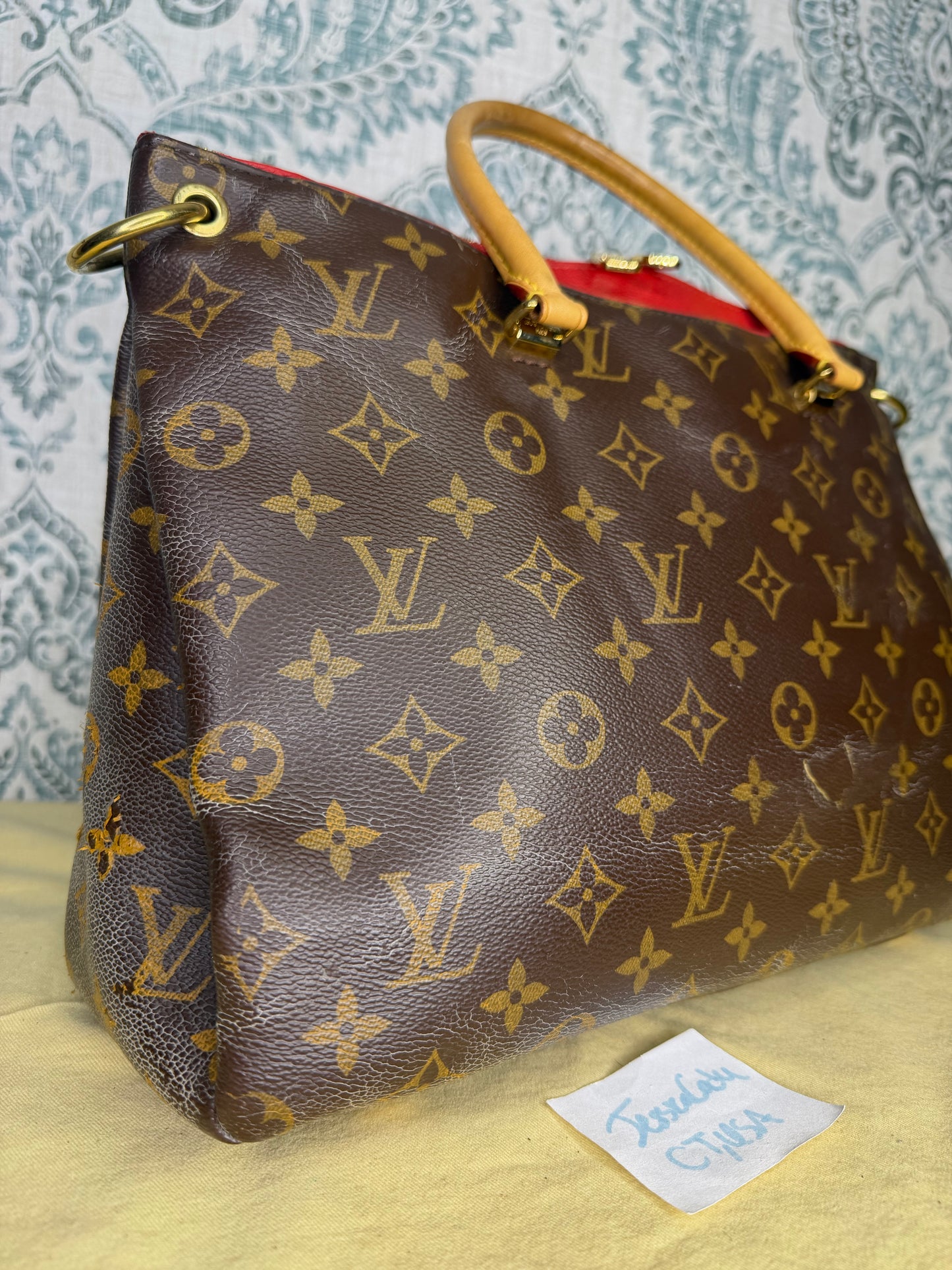 Louis Vuitton Pallas MM