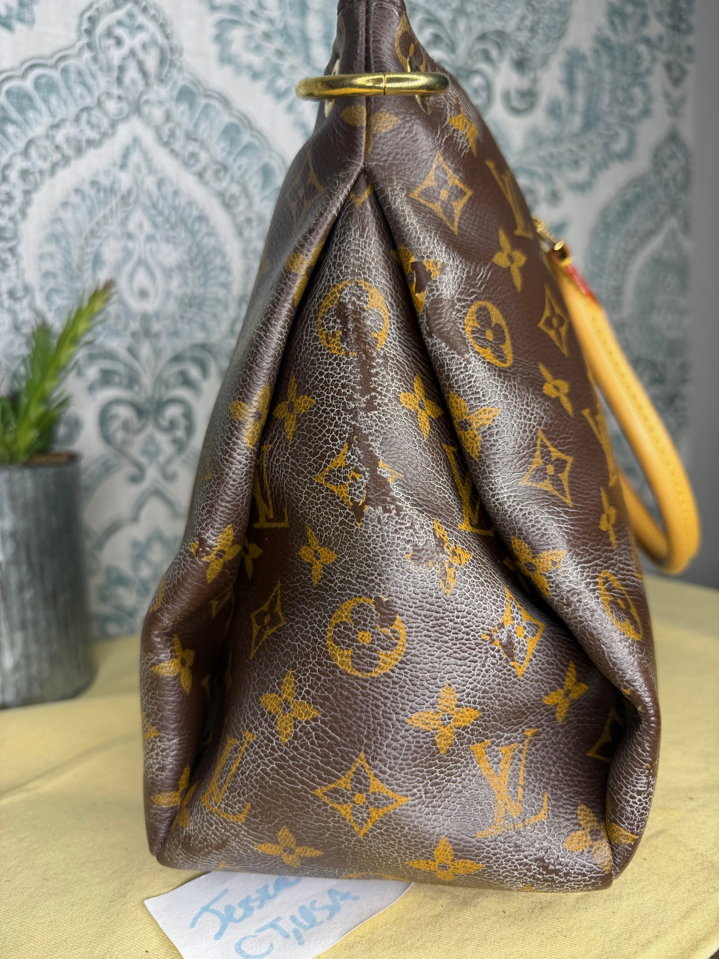 Louis Vuitton Pallas MM