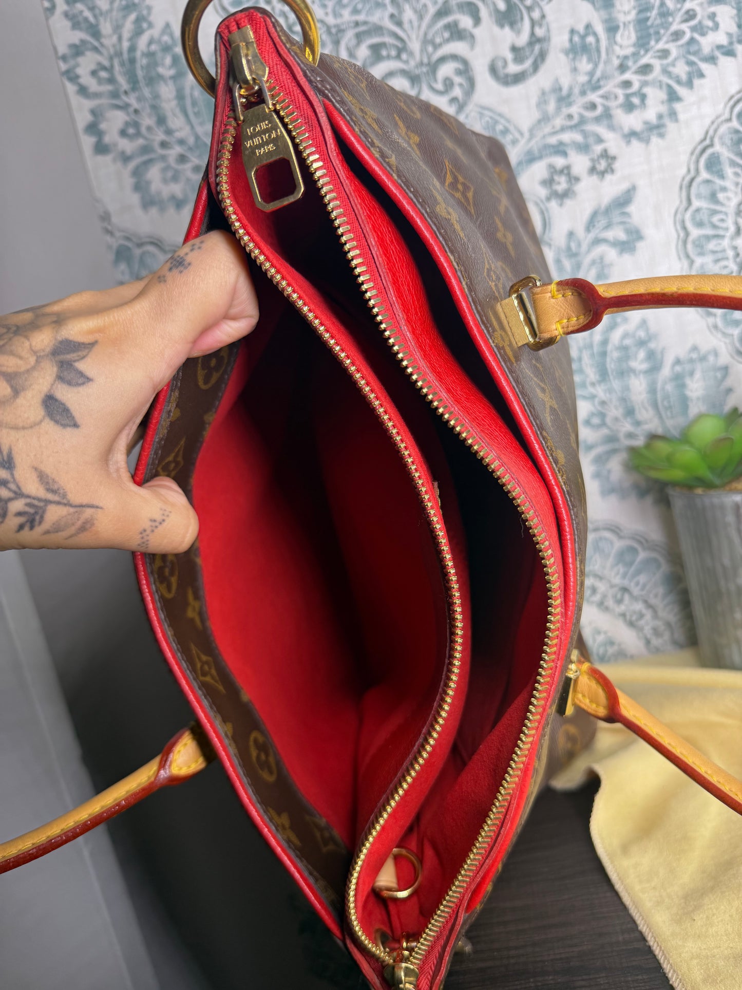 Louis Vuitton Pallas MM