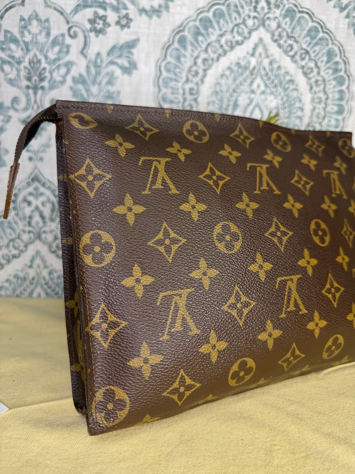 Louis Vuitton Monogram Toiletry 26