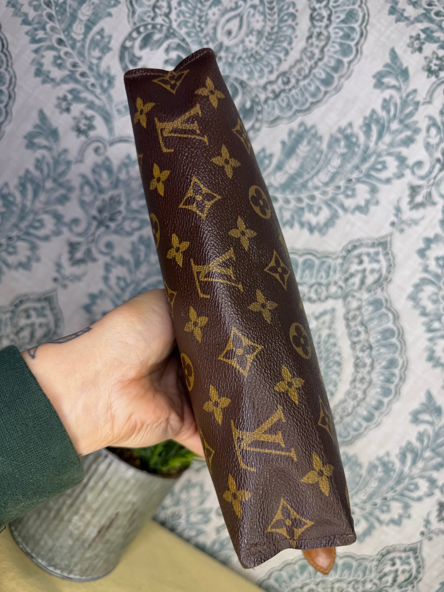 Louis Vuitton Monogram Toiletry 26