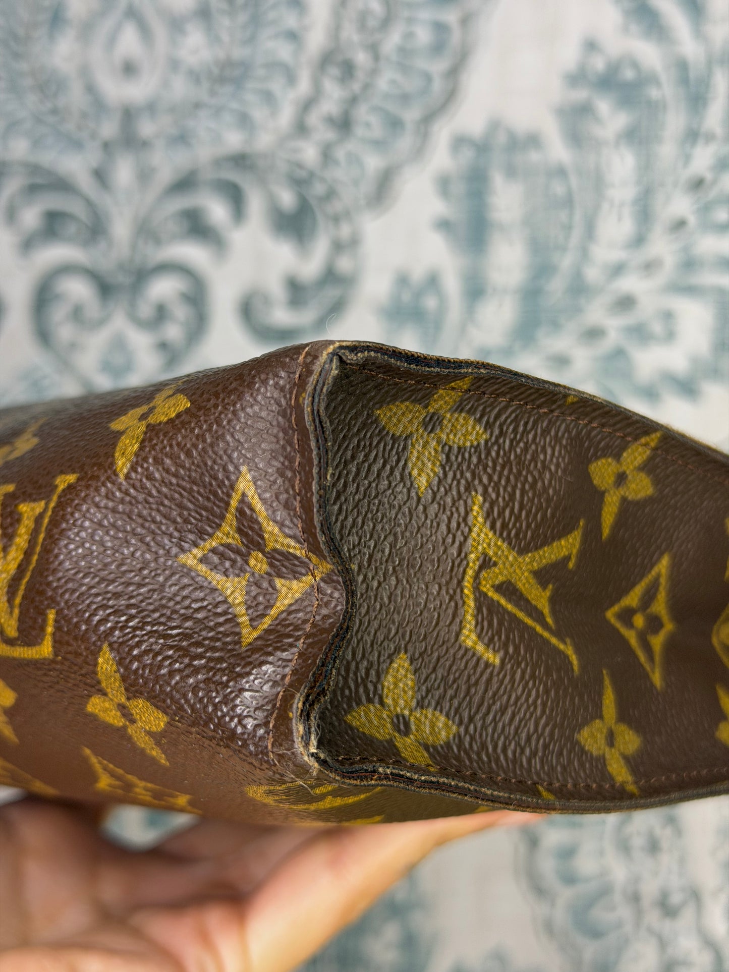 Louis Vuitton Monogram Toiletry 26