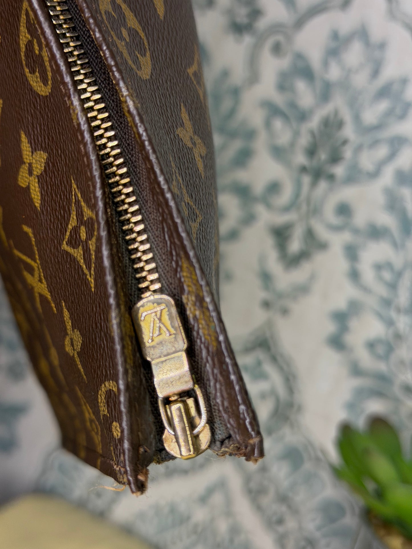 Louis Vuitton Monogram Toiletry 26