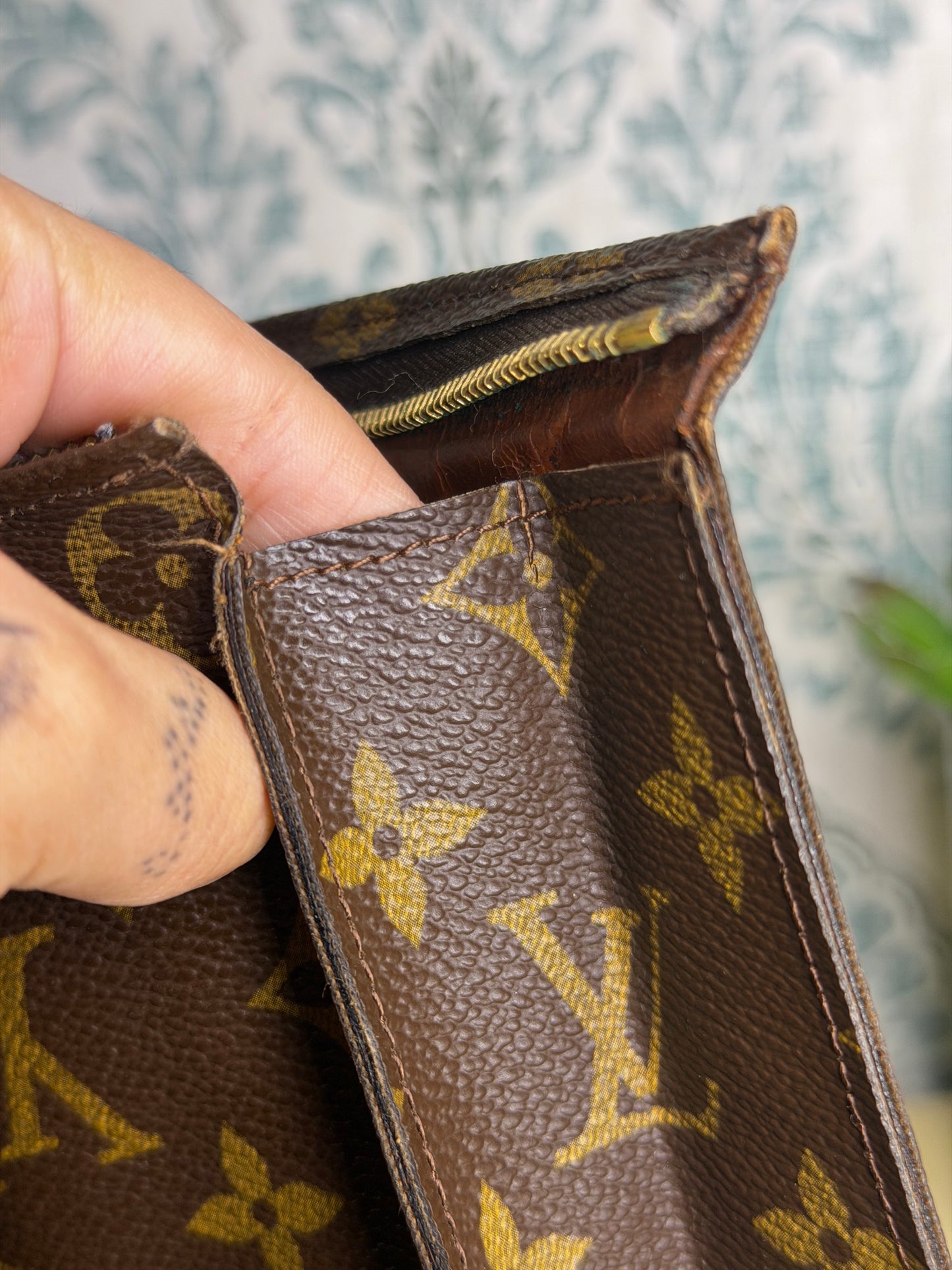 Louis Vuitton Monogram Toiletry 26