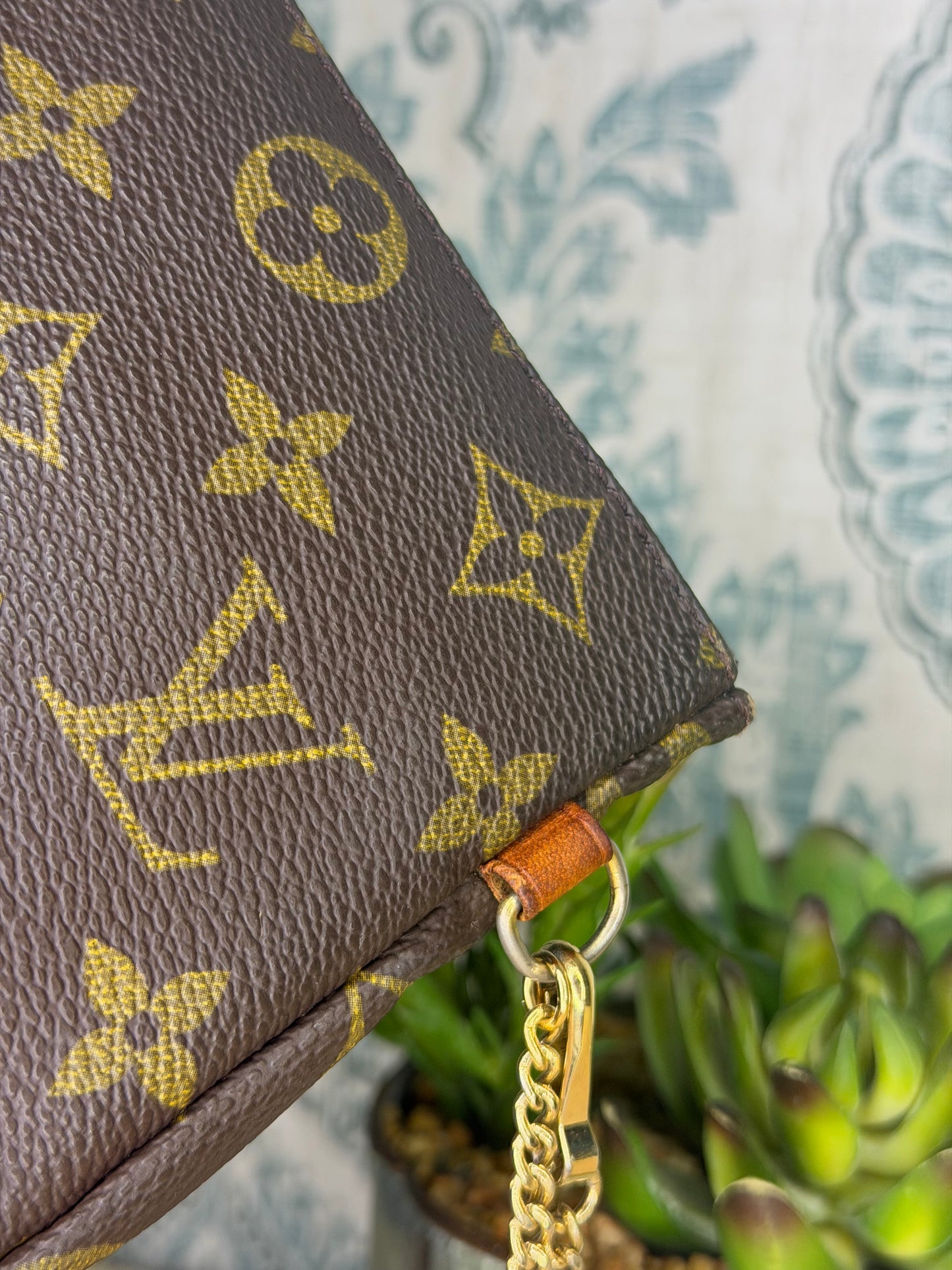 Louis Vuitton Sac Shopping Pouch #1