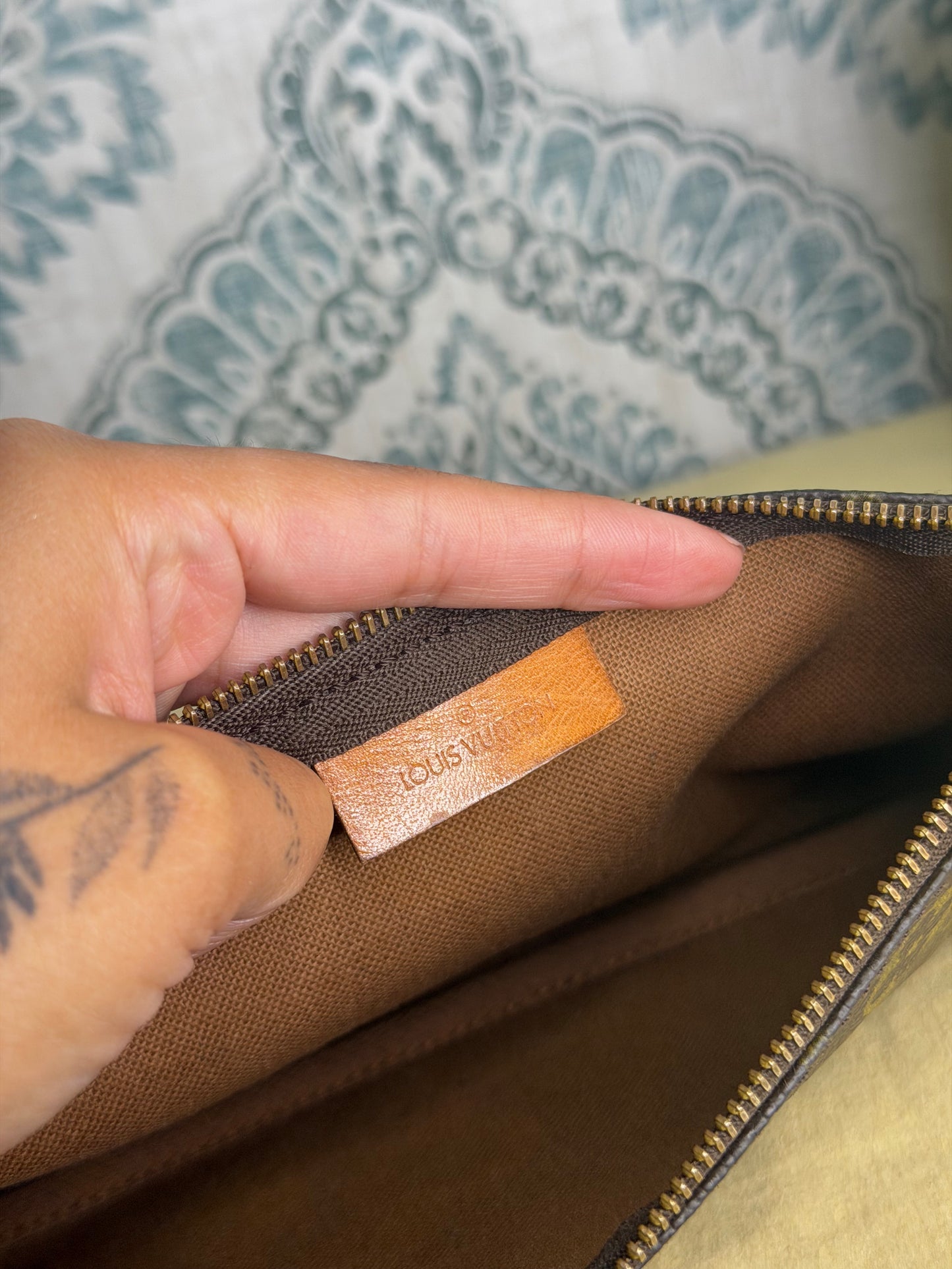 Louis Vuitton Sac Shopping Pouch #1