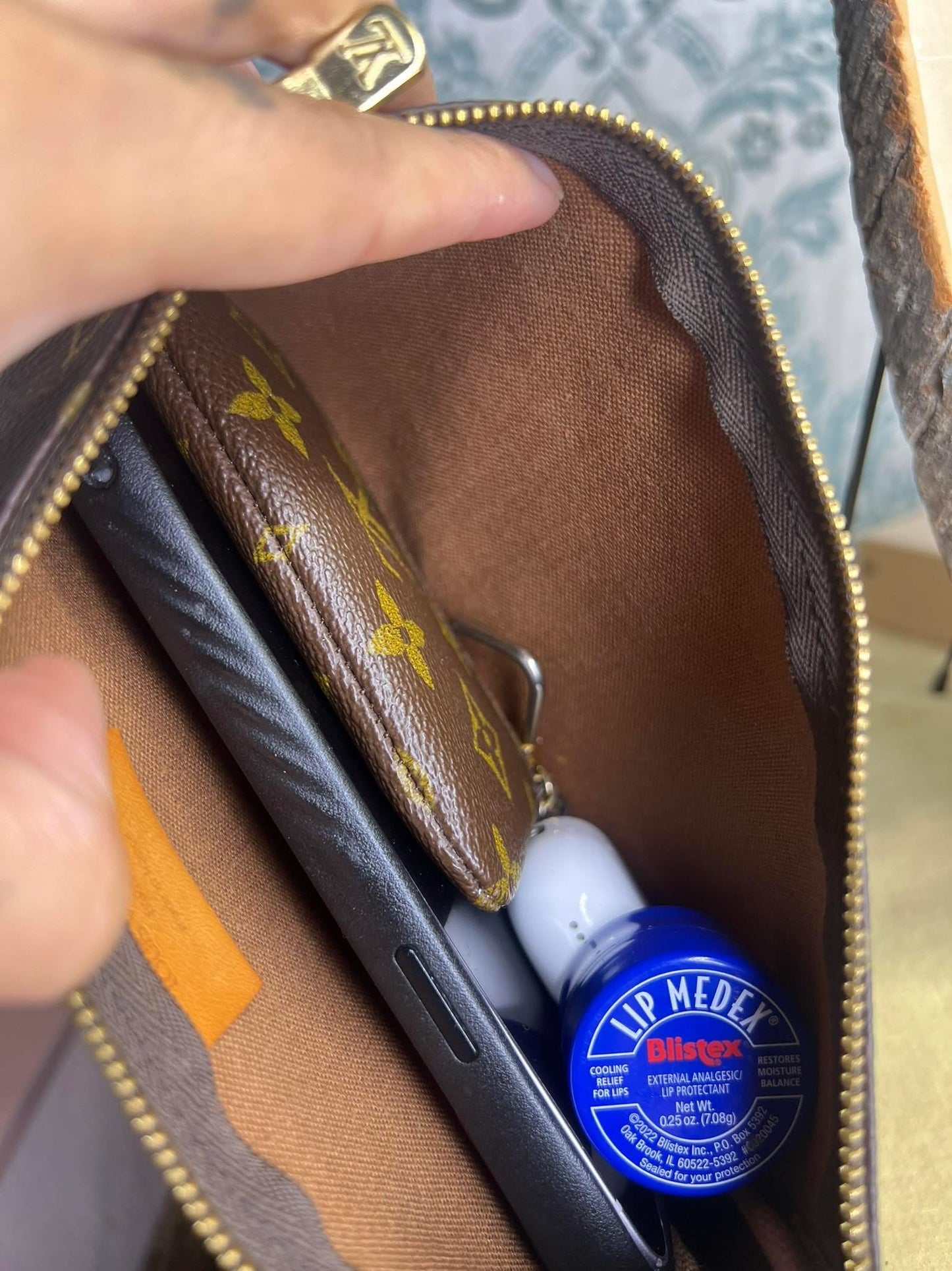 Louis Vuitton Sac Shopping Pouch #1