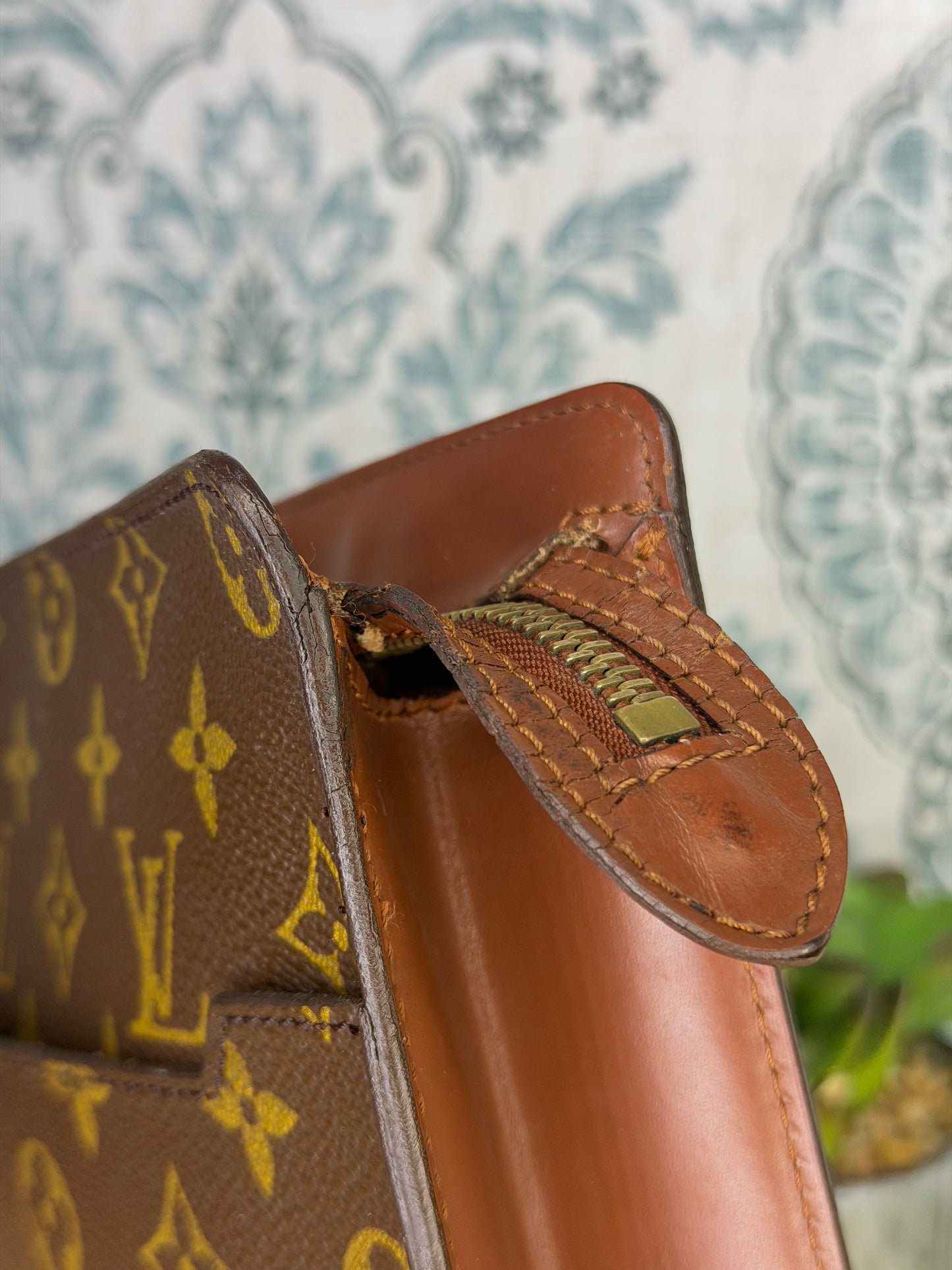 Louis Vuitton Pochette Homme Clutch