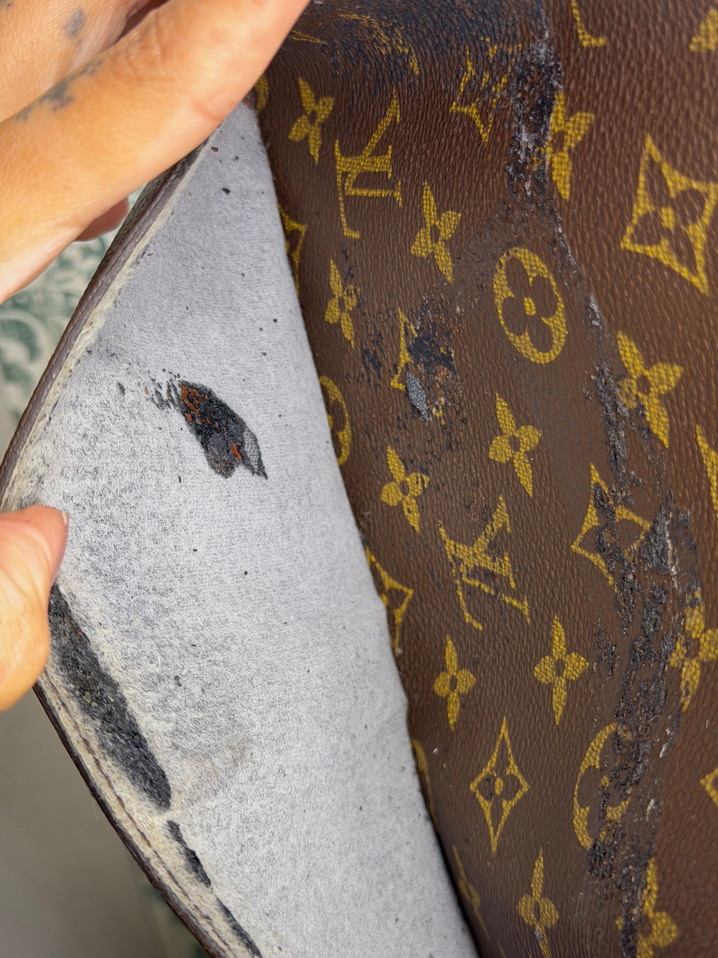 Louis Vuitton Pochette Homme Clutch
