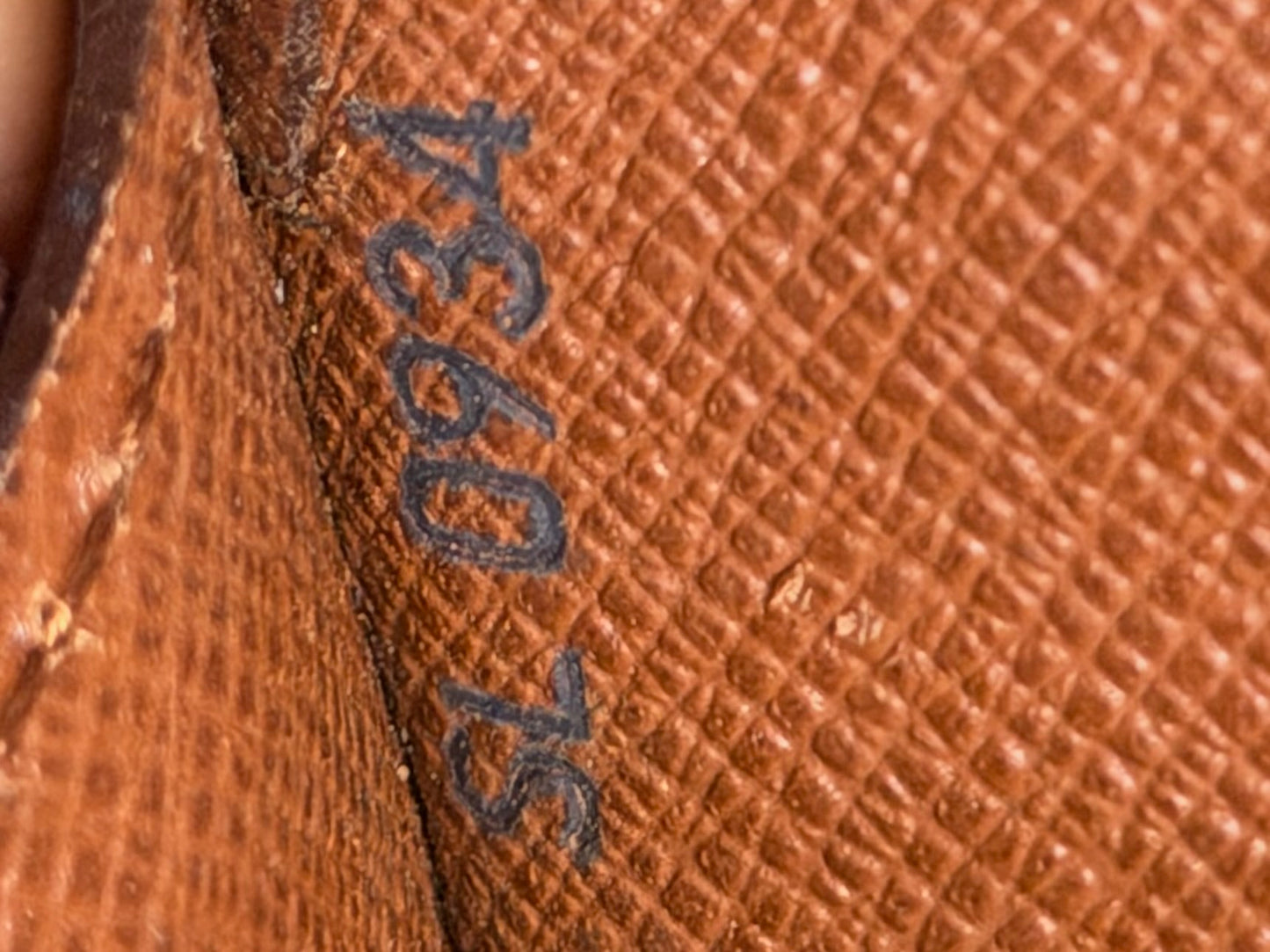 Louis Vuitton Pochette Homme Clutch