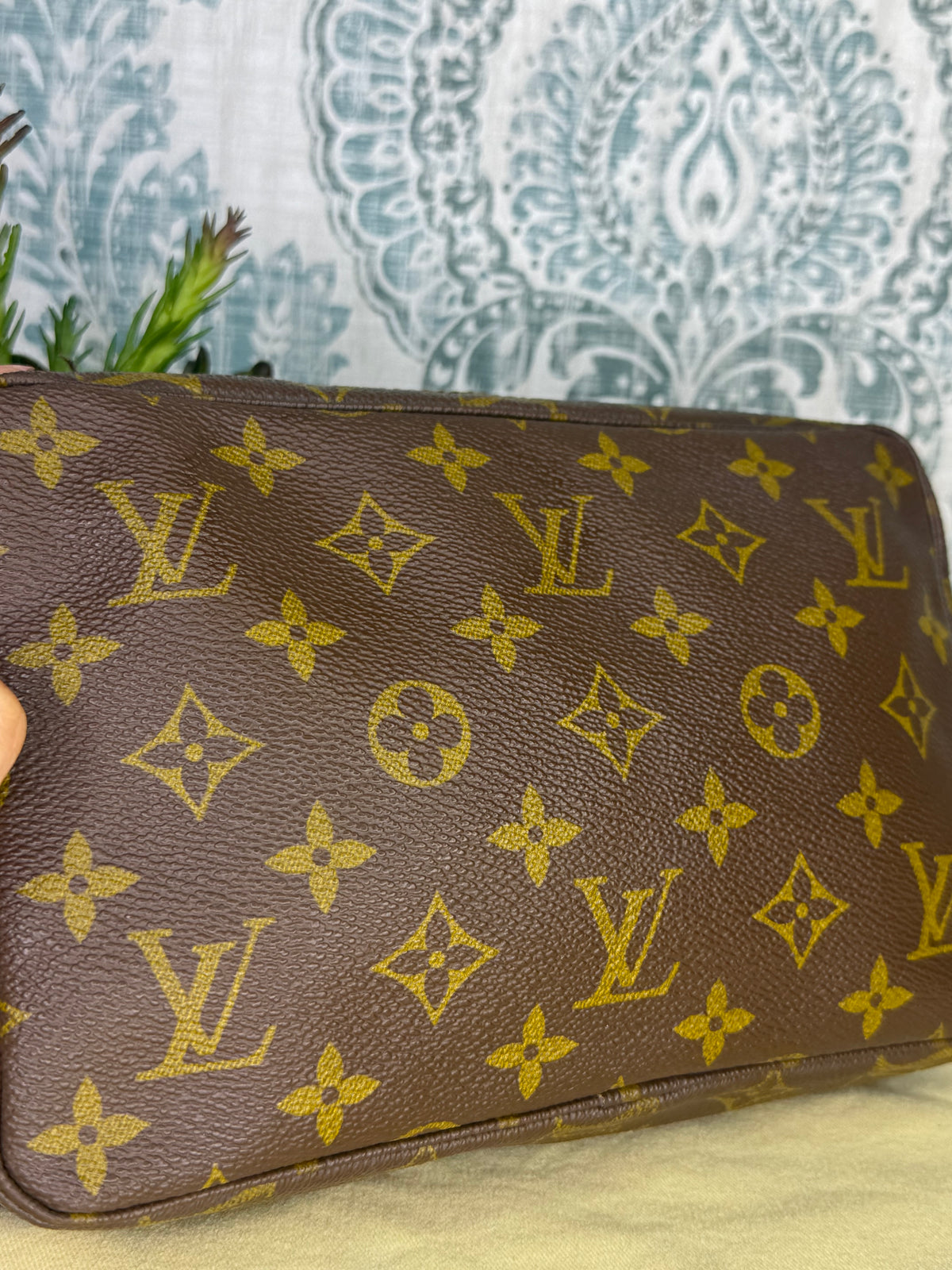 Louis Vuitton Trousse 23 (zipper tear)